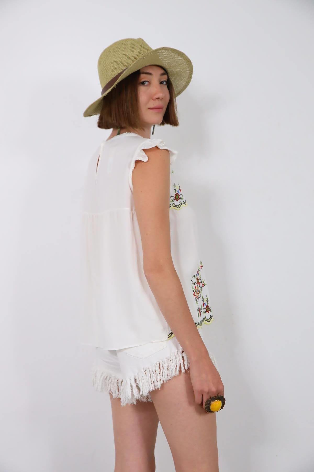 Saman Butik | Shop Online White Sleeveless Embroidered Blouse
