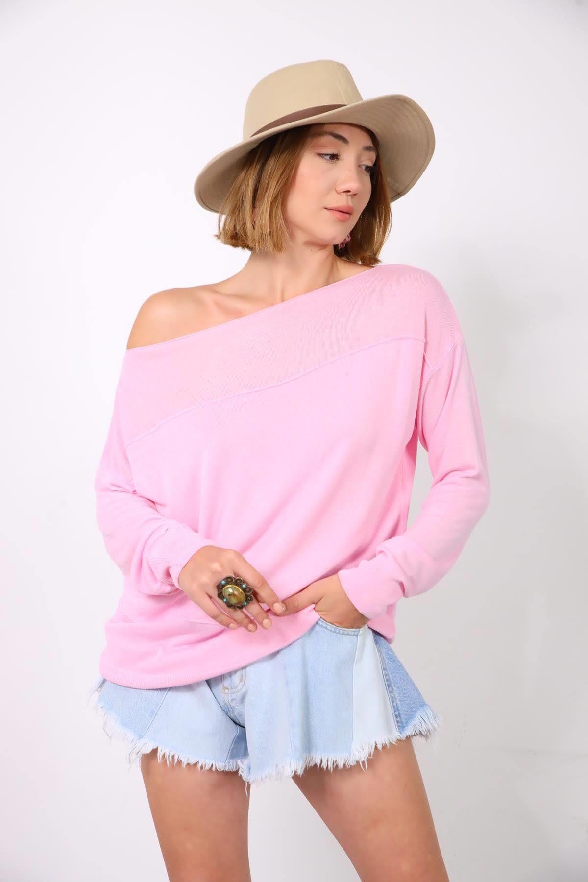  Pembe Dikiş Detaylı Kayık Yaka Merserize