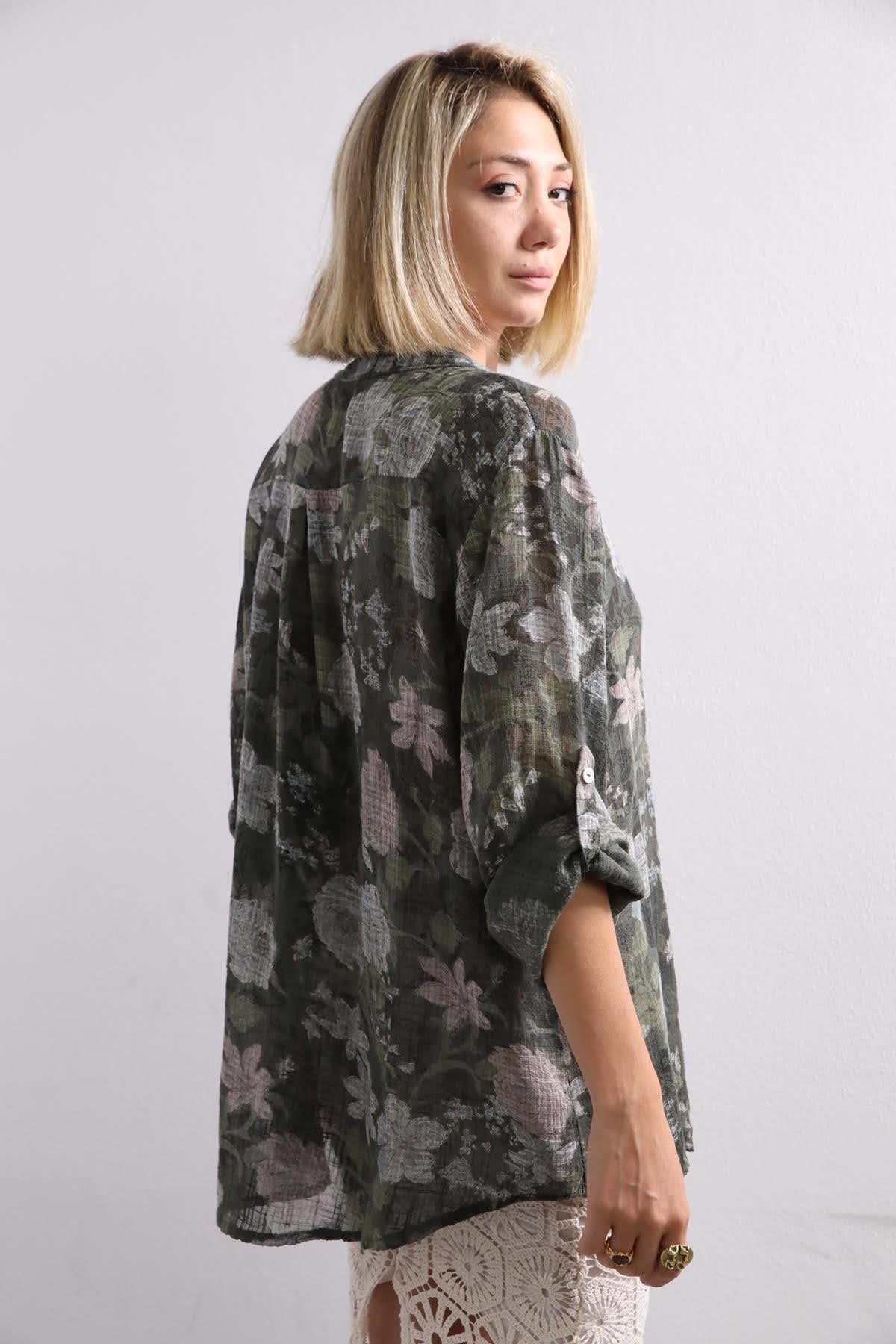 Haki Gül Desenli Yarım Düğmeli Cepli Gömlek - Şaman Butik Haki Gül Desenli Yarım Düğmeli Cepli Gömlek