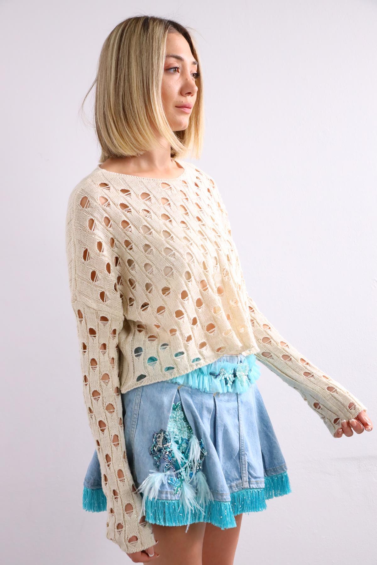  Krem Rengi Delikli Crop Kazak