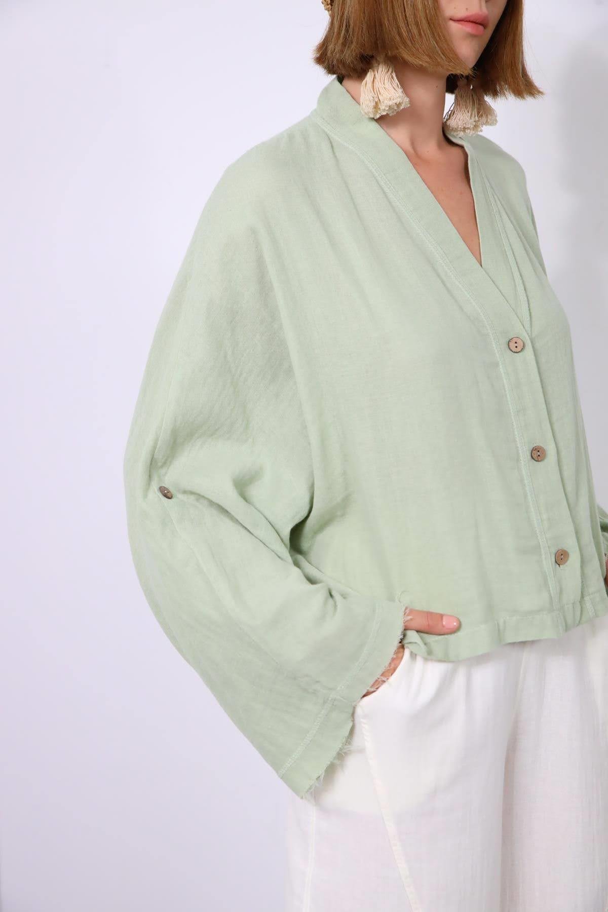  Mint Yeşili Yarasa Kol Püsküllü Sırt Detaylı Gömlek