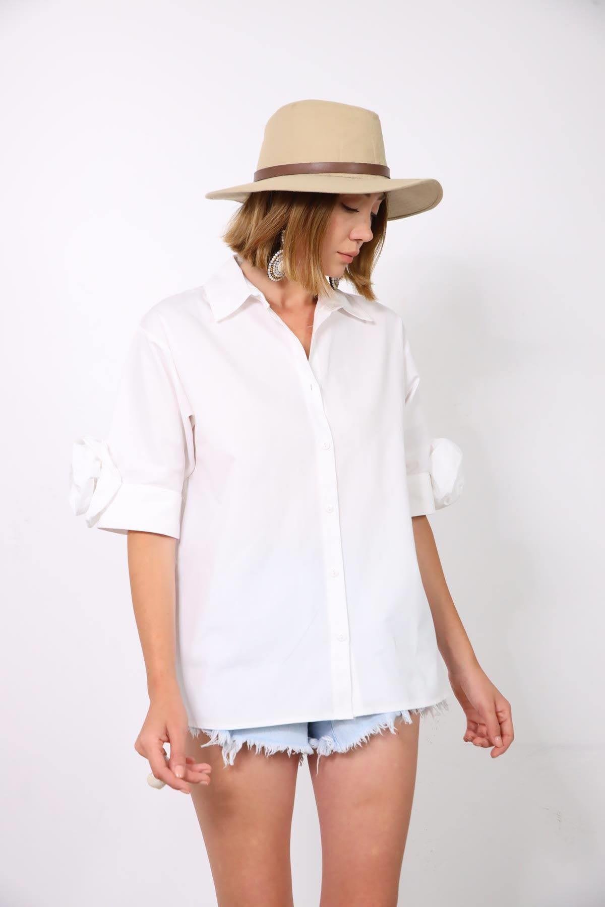  Beyaz Kolu Gül Detaylı Gömlek