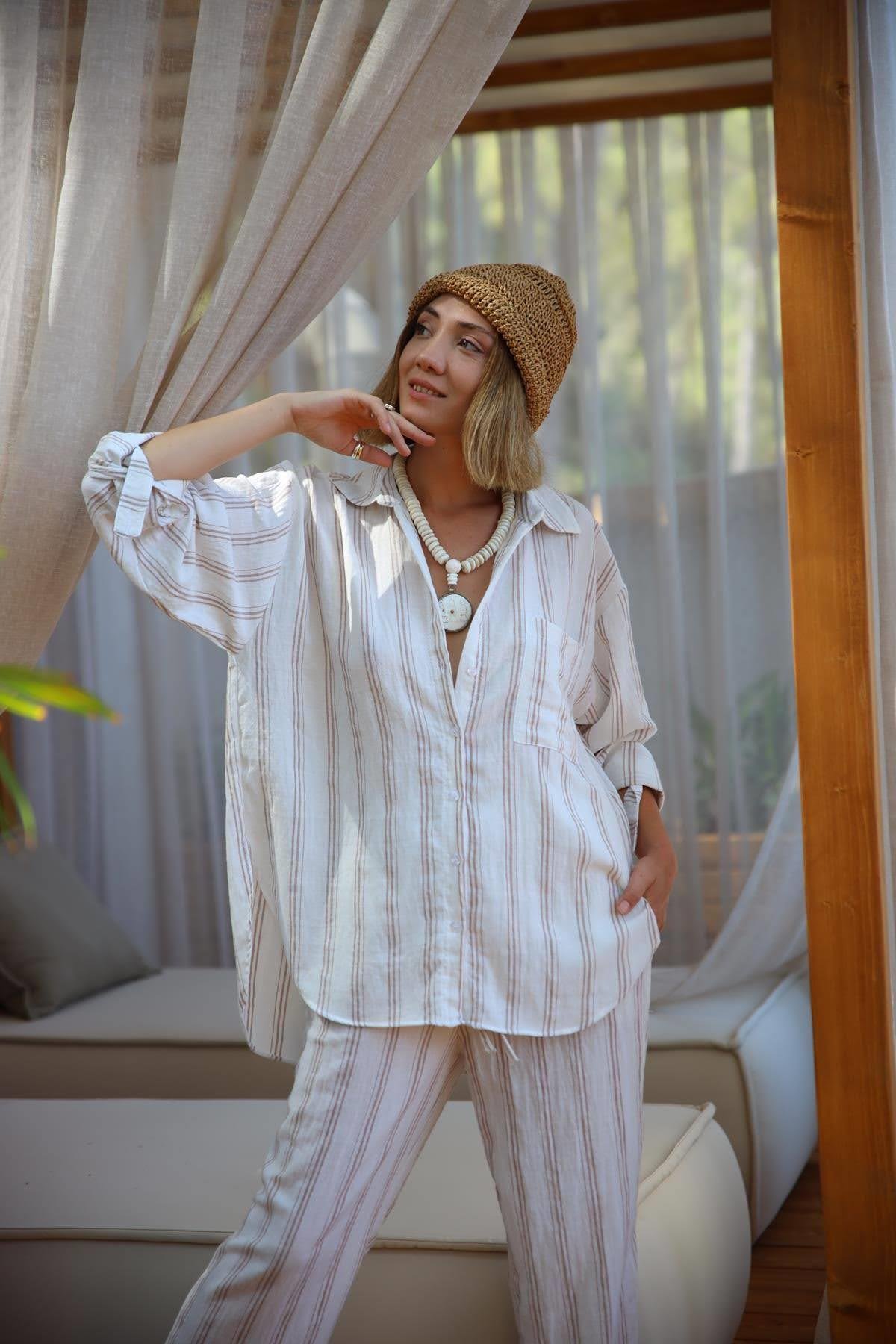  Sütlü Kahve Çizgili Yırtmaçlı Gömlek ve Pantolon Takım