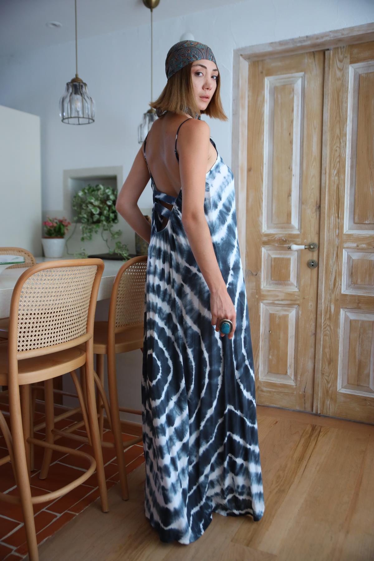 Antrasit Batikli Sırtı Brit Detaylı Askılı Elbise - Şaman Butik Antrasit Batikli Sırtı Brit Detaylı Askılı Elbise