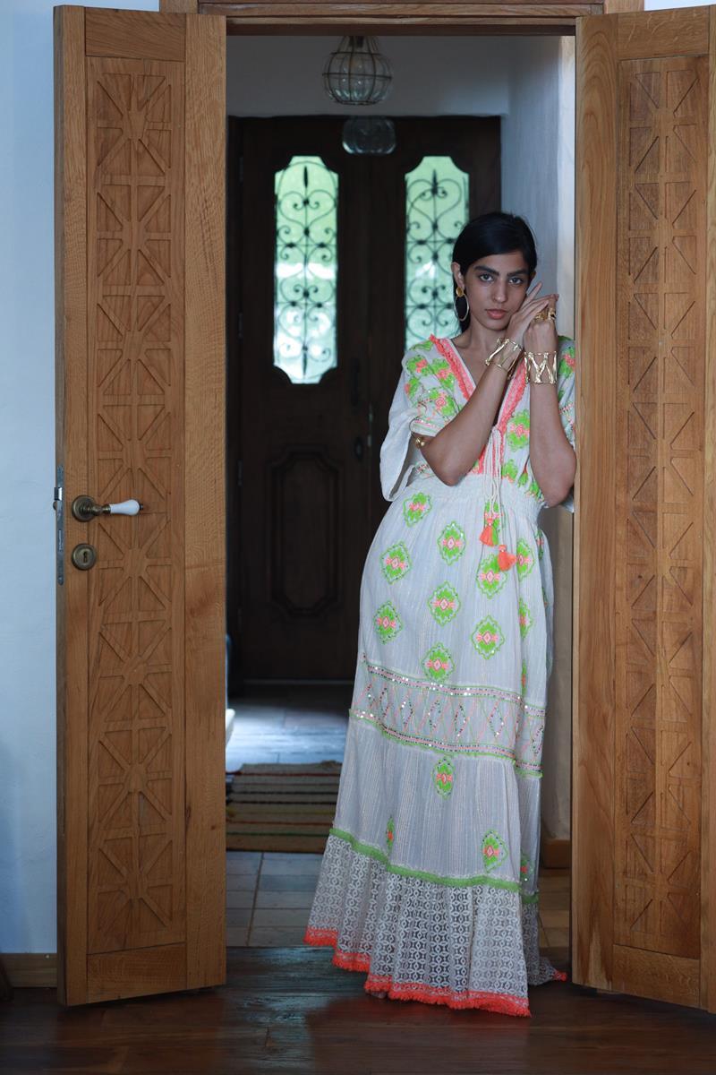 Ekru Yakası Püsküllü Güpür ve Payet Detaylı Bohem Elbise - Şaman Butik Ekru Yakası Püsküllü Güpür ve Payet Detaylı Bohem Elbise