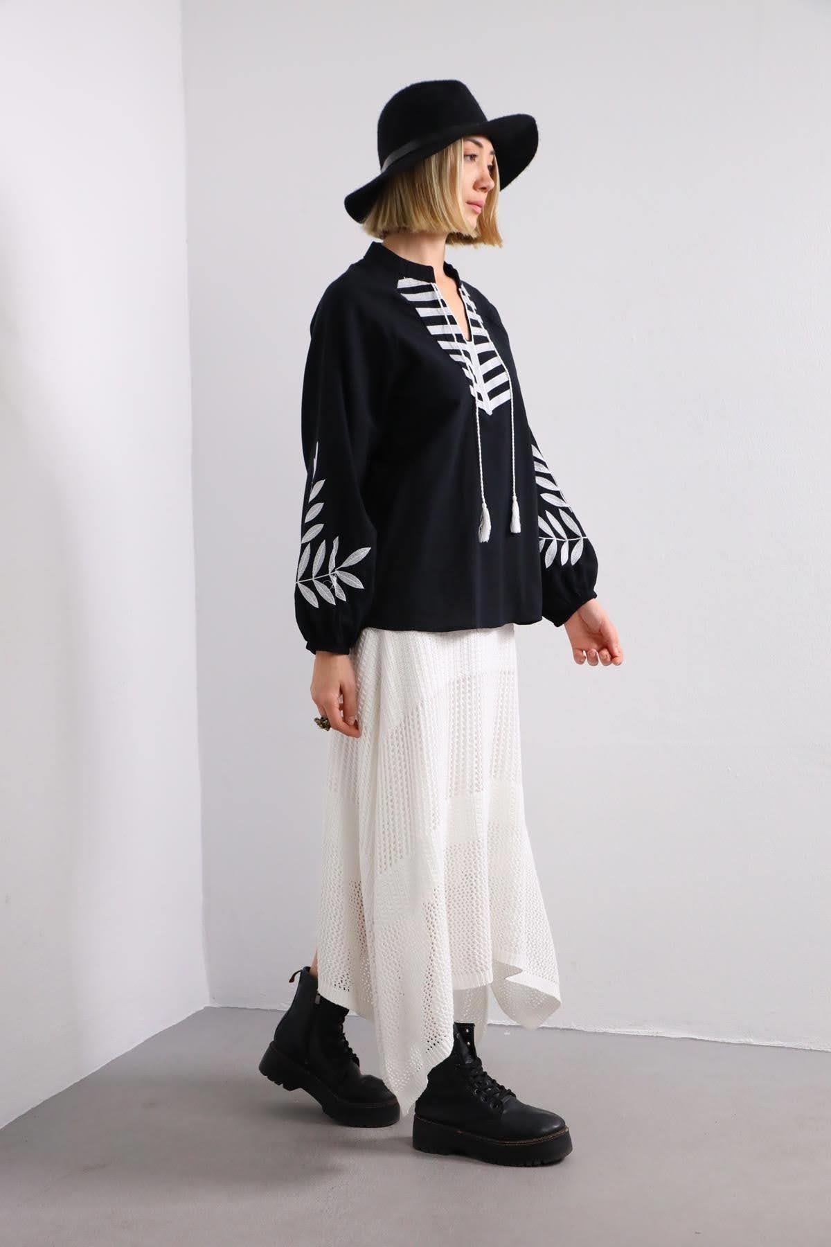 Black V-Neck Patterned Blouse Black V-Neck Patterned Blouse