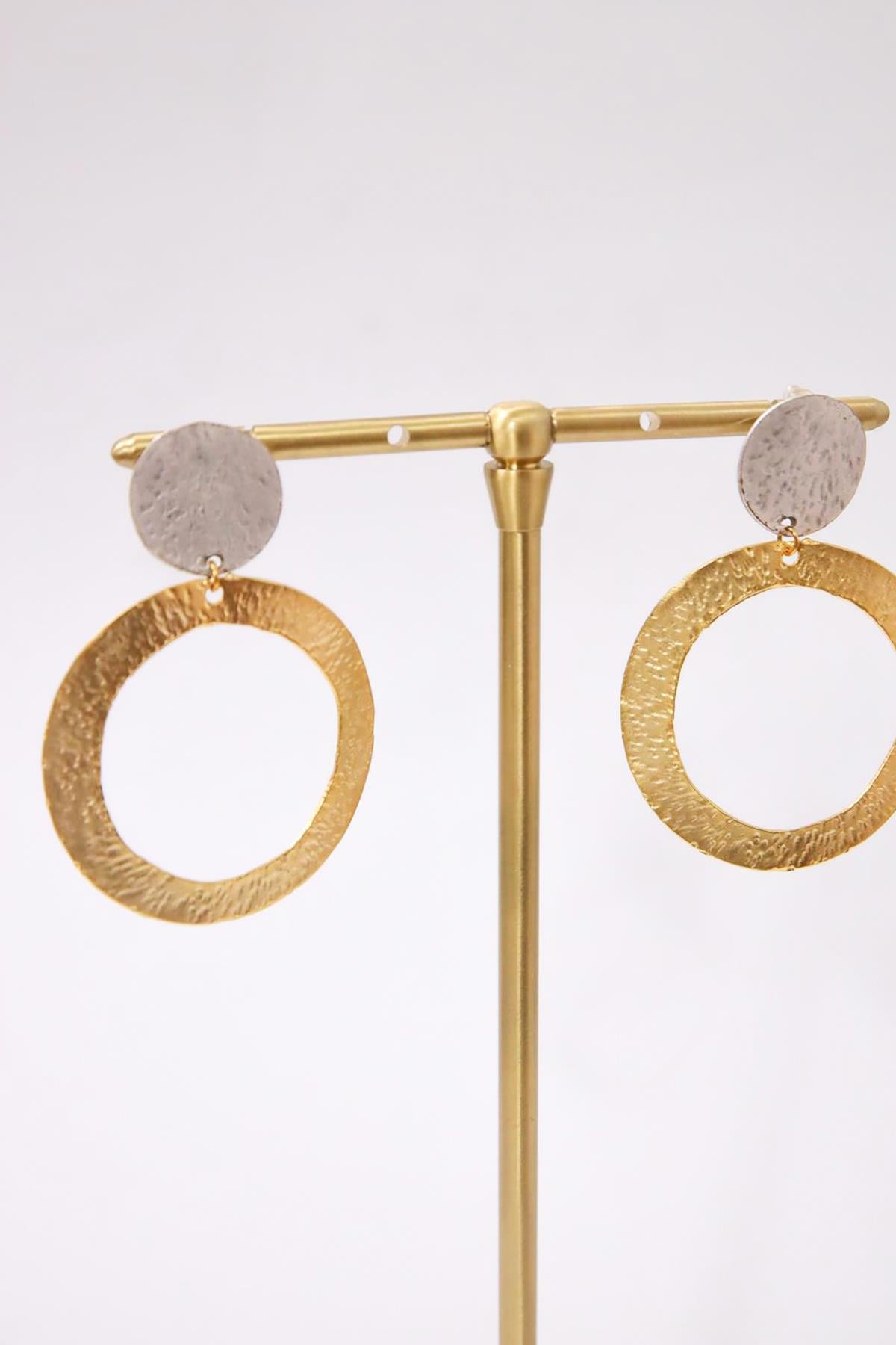 Gümüş Ve Altın Kaplama Dokulu Sallantılı Küpe - Şaman Butik Gümüş Ve Altın Kaplama Dokulu Sallantılı Küpe