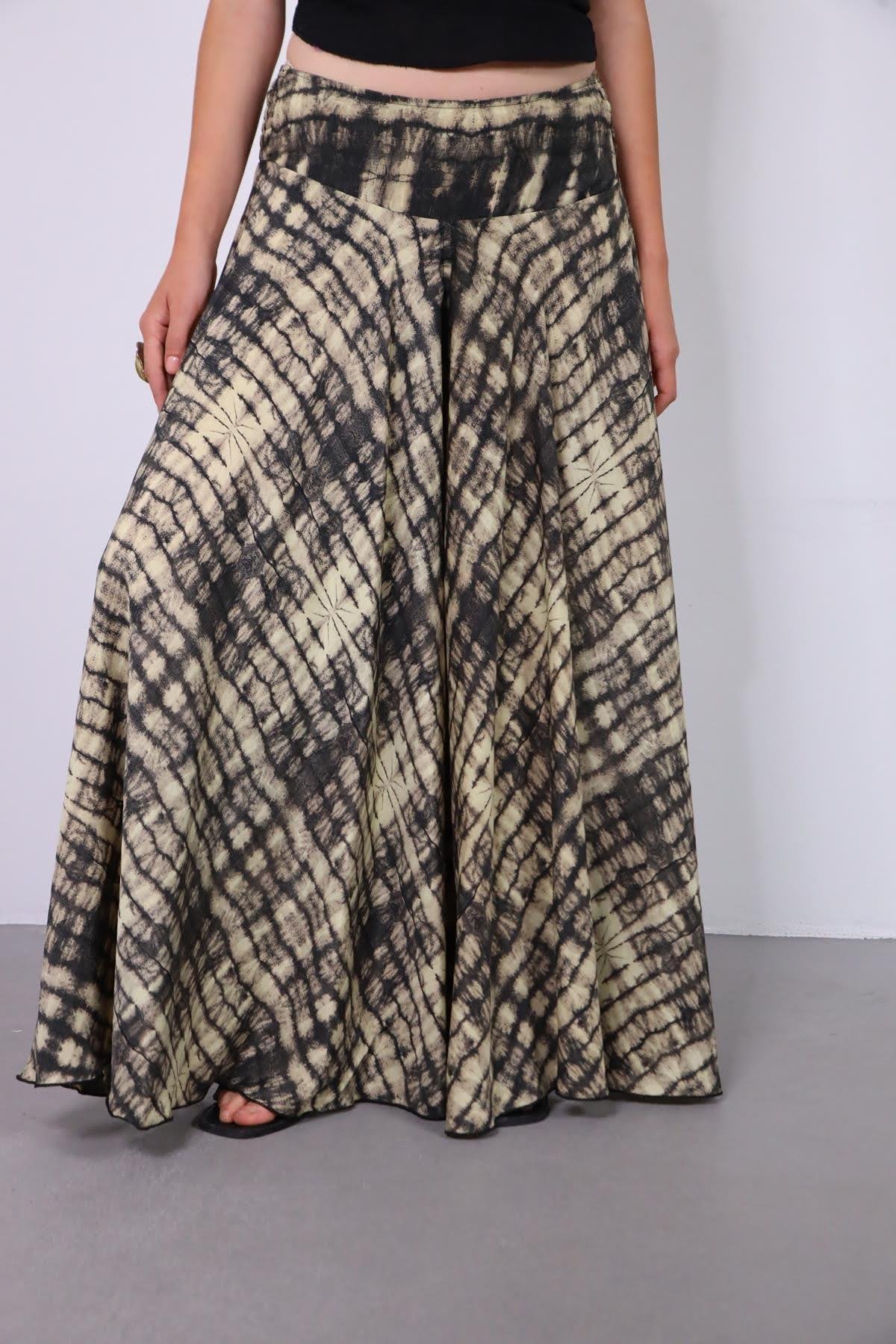 Siyah Desenli İpek Pantolon Etek - Şaman Butik Siyah Desenli İpek Pantolon Etek