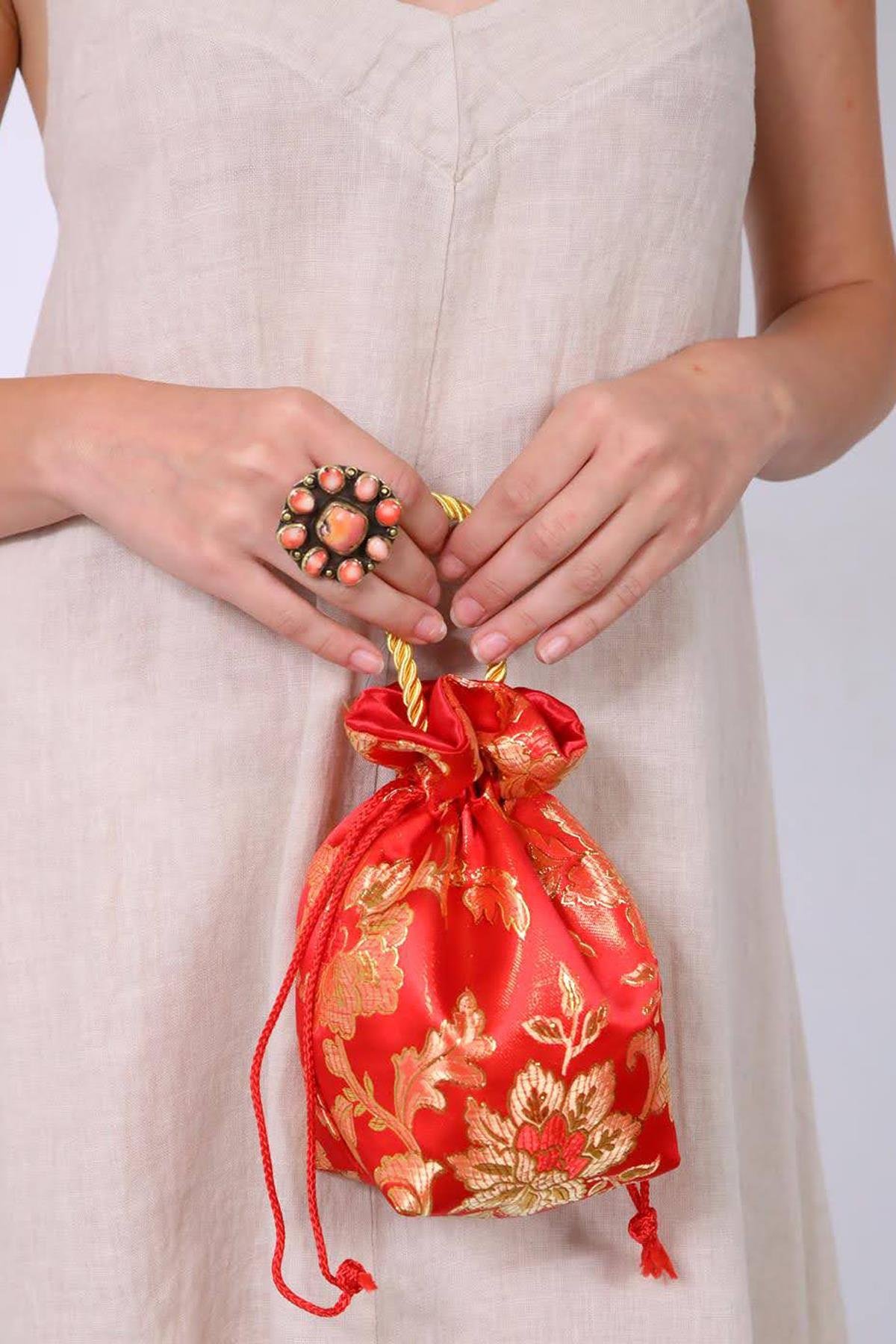  Kırmızı İşlemeli Otantik Kese Çanta