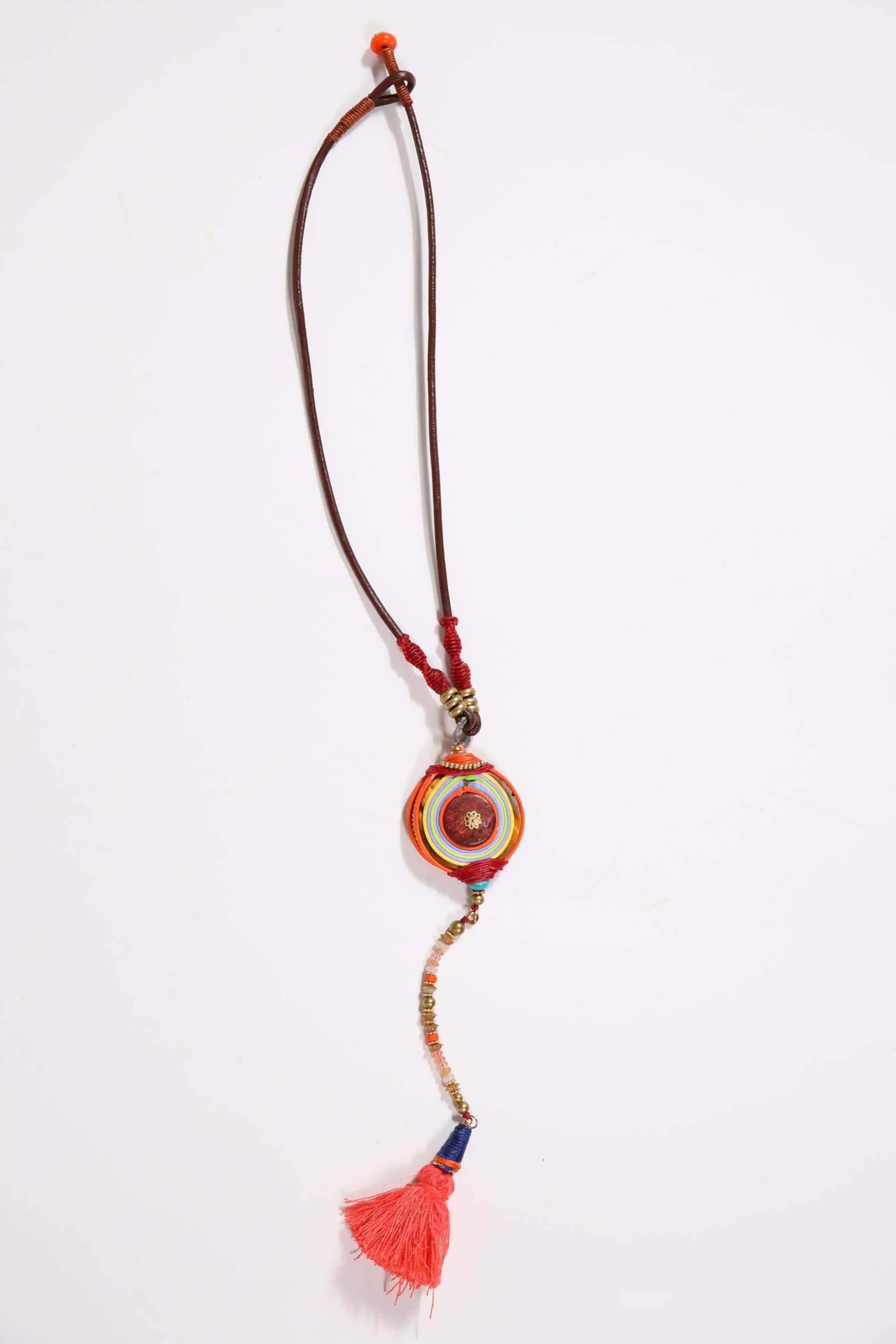  Püskül Detaylı Renli Tasarım Kolye