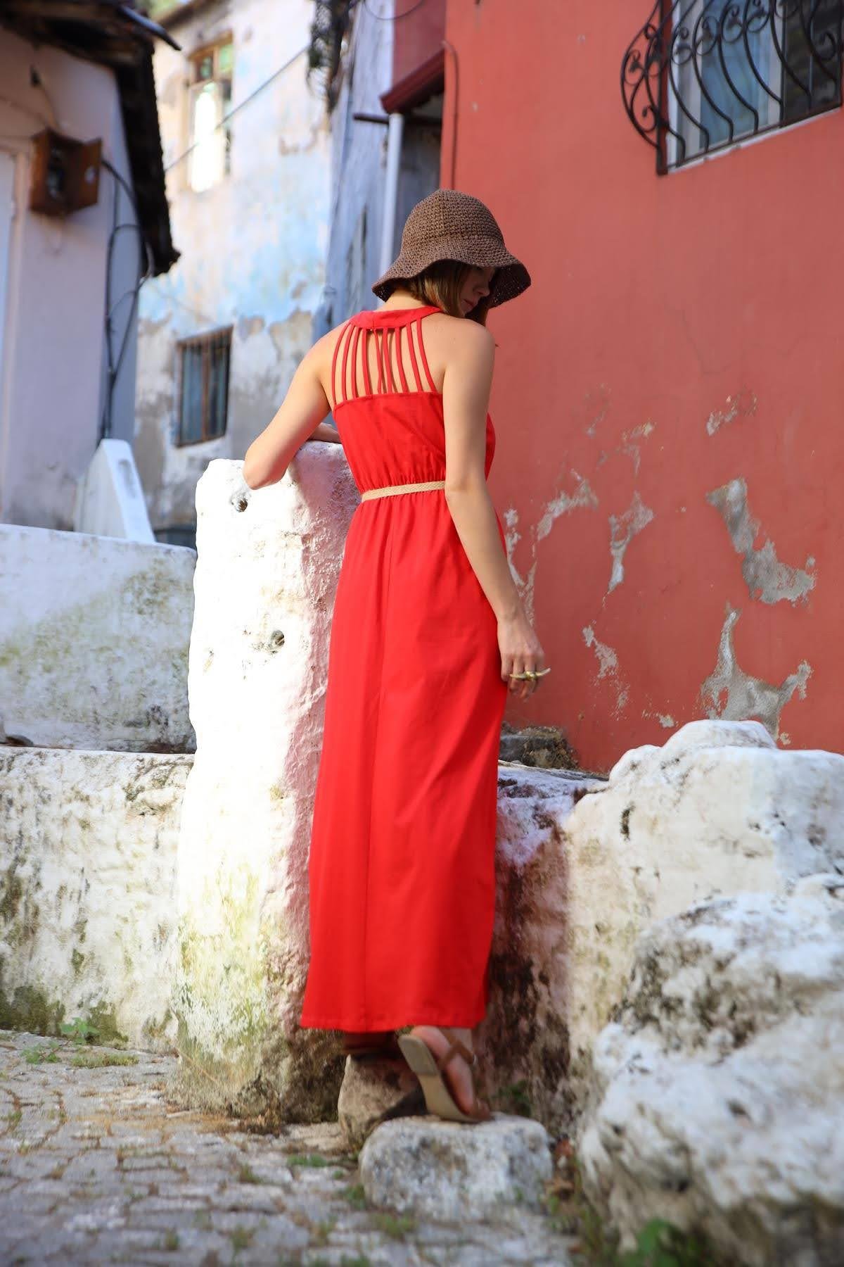 Kırmızı Halter Yaka Sırtı Şerit Pencereli Elbise - Şaman Butik Kırmızı Halter Yaka Sırtı Şerit Pencereli Elbise