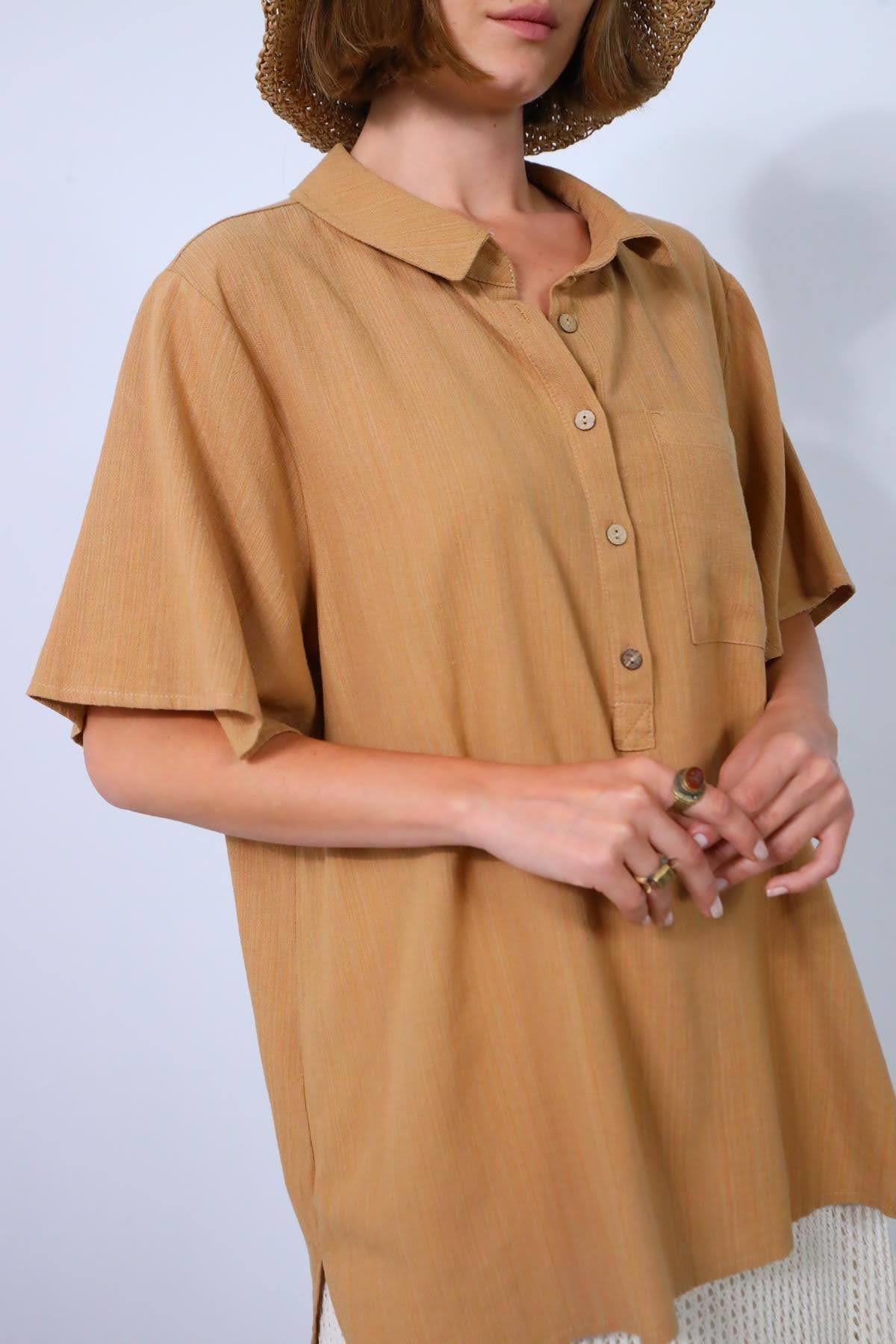 Camel Rengi Yarım Düğmeli Keten Gömlek - Şaman Butik Camel Rengi Yarım Düğmeli Keten Gömlek