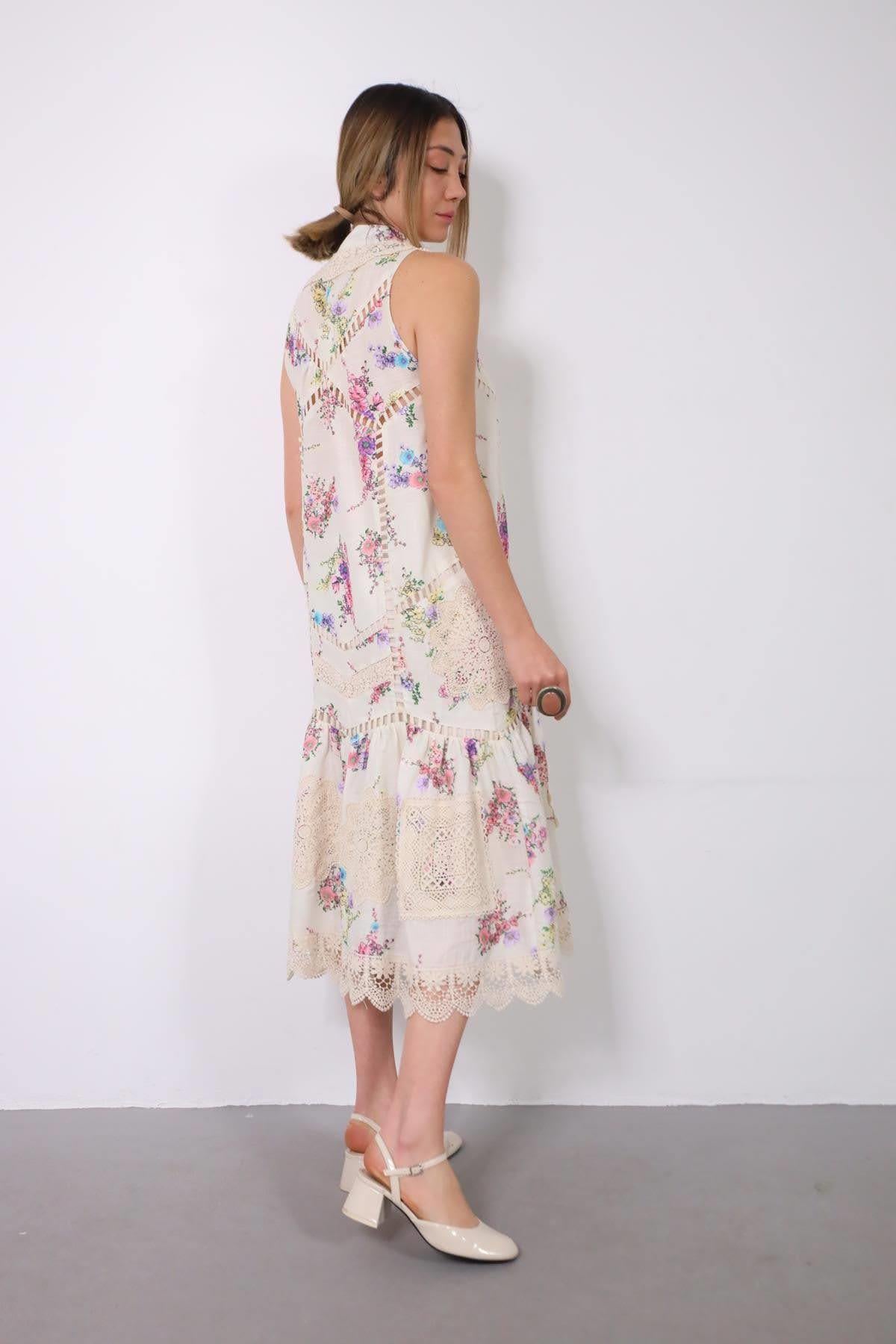 Ekru Yakası Düğmeli Dantelli Çiçek Desenli Elbise - Şaman Butik Ekru Yakası Düğmeli Dantelli Çiçek Desenli Elbise