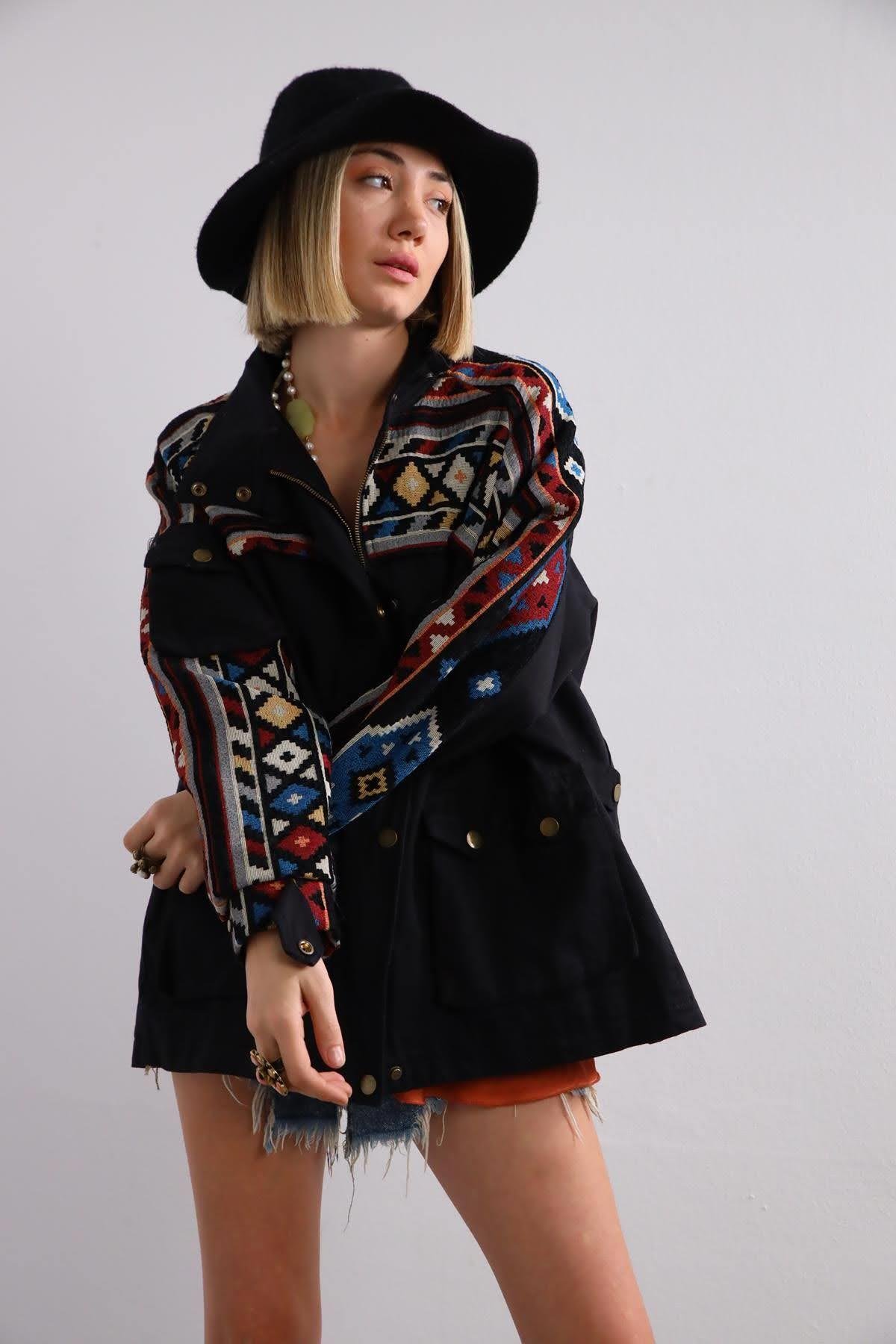  Siyah Otantik Desenli Kot Ceket