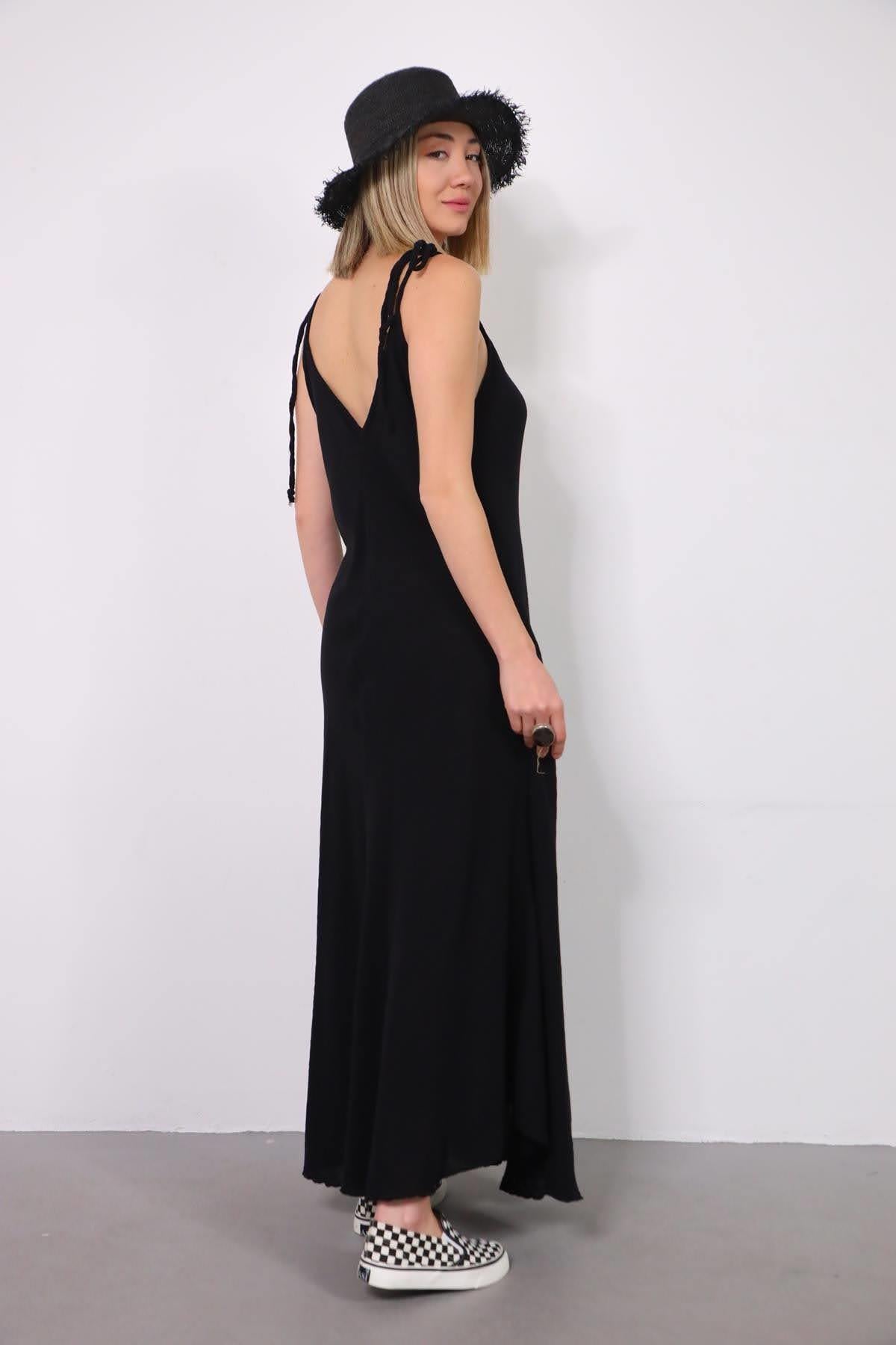 Siyah Fiyonklu V Yaka İp Askılı Müslin Elbise - Şaman Butik Siyah Fiyonklu V Yaka İp Askılı Müslin Elbise