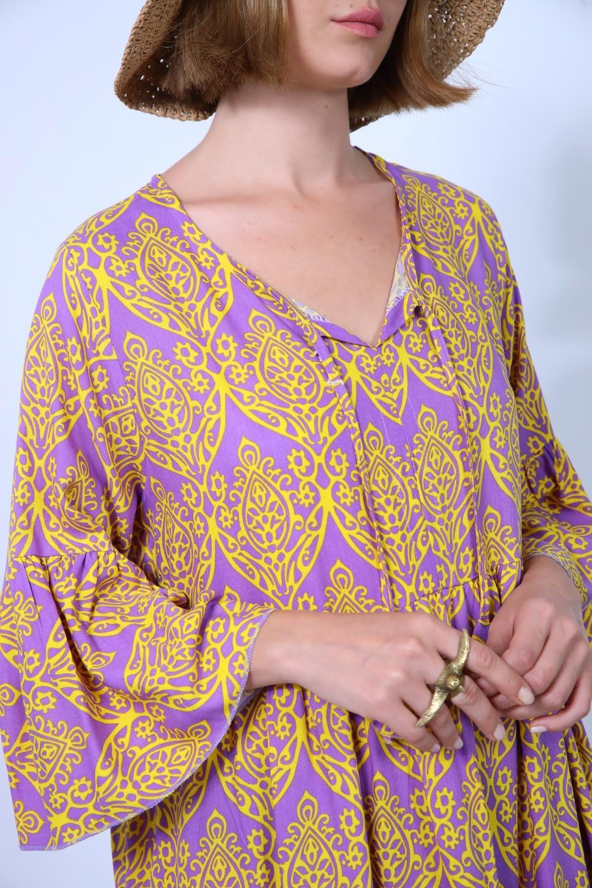 Mor Kesik Yaka Kolları Volanlı Etnik Desenli Elbise - Şaman Butik Mor Kesik Yaka Kolları Volanlı Etnik Desenli Elbise