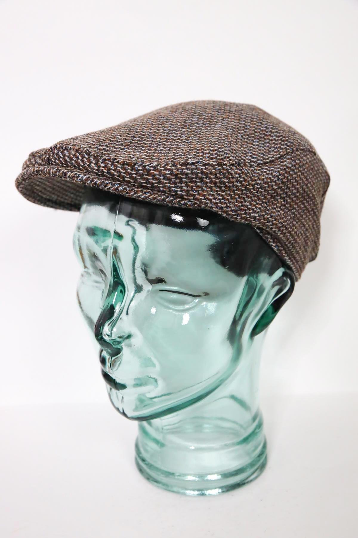  Kahverengi Yün Kasket