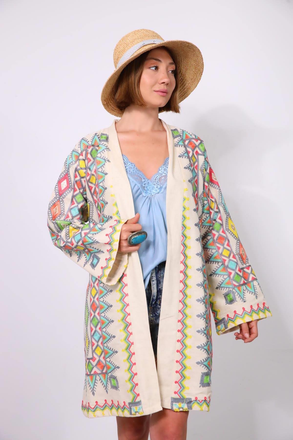  Krem Rengi Püsküllü Payetli Kısa Suzani Kaftan