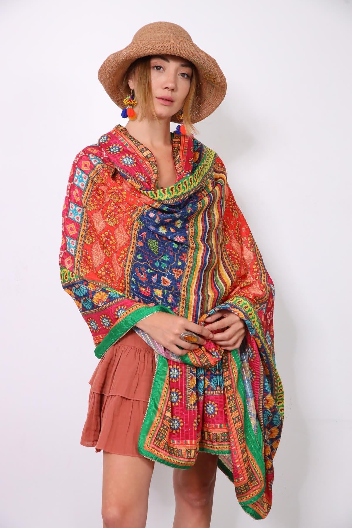 Renkli Çiçek Desenli Payet Dikişli Şeritli Şal - Şaman Butik Renkli Çiçek Desenli Payet Dikişli Şeritli Şal