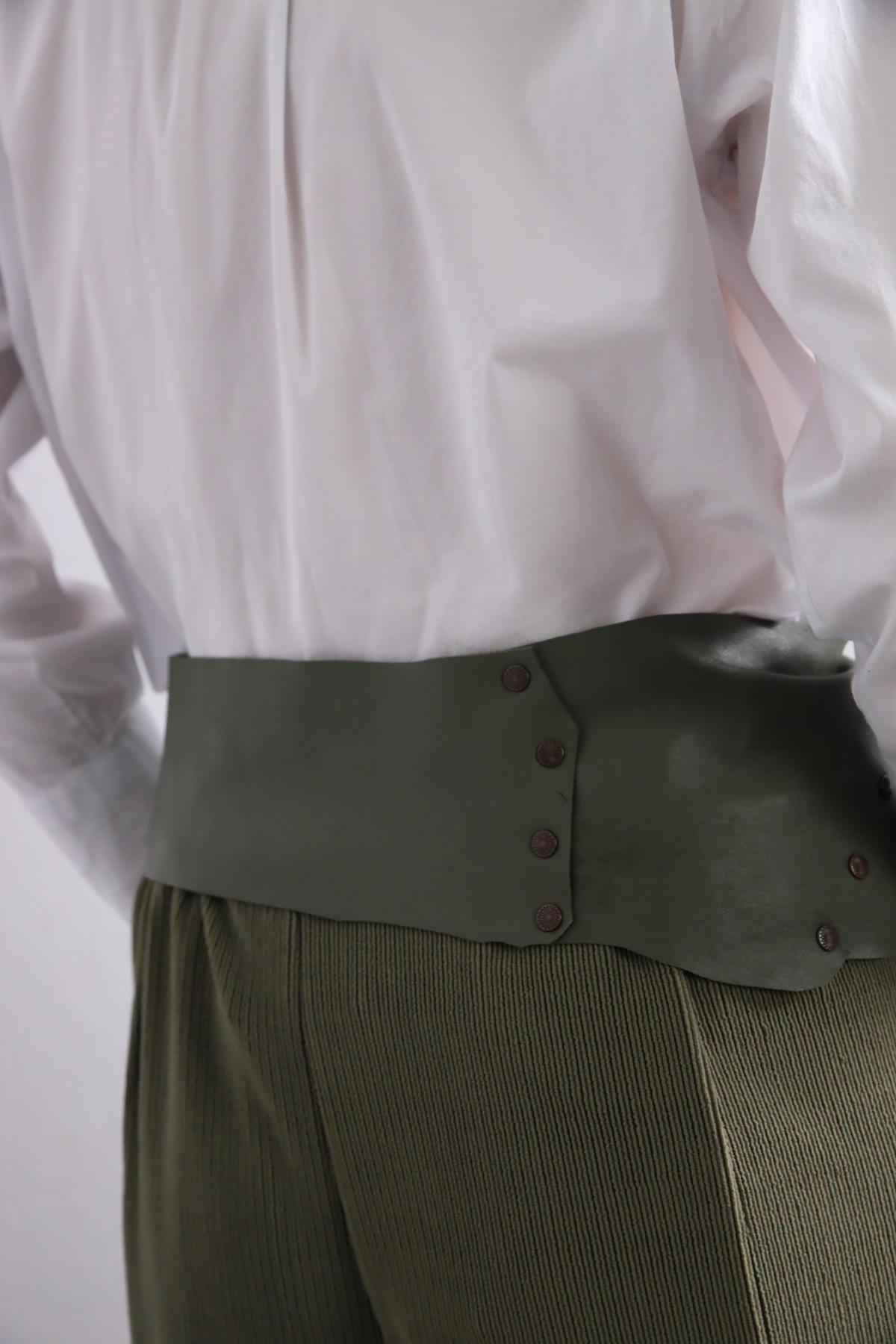 Yeşil Zımbalı Parçalı Deri Kemer - Şaman Butik Yeşil Zımbalı Parçalı Deri Kemer