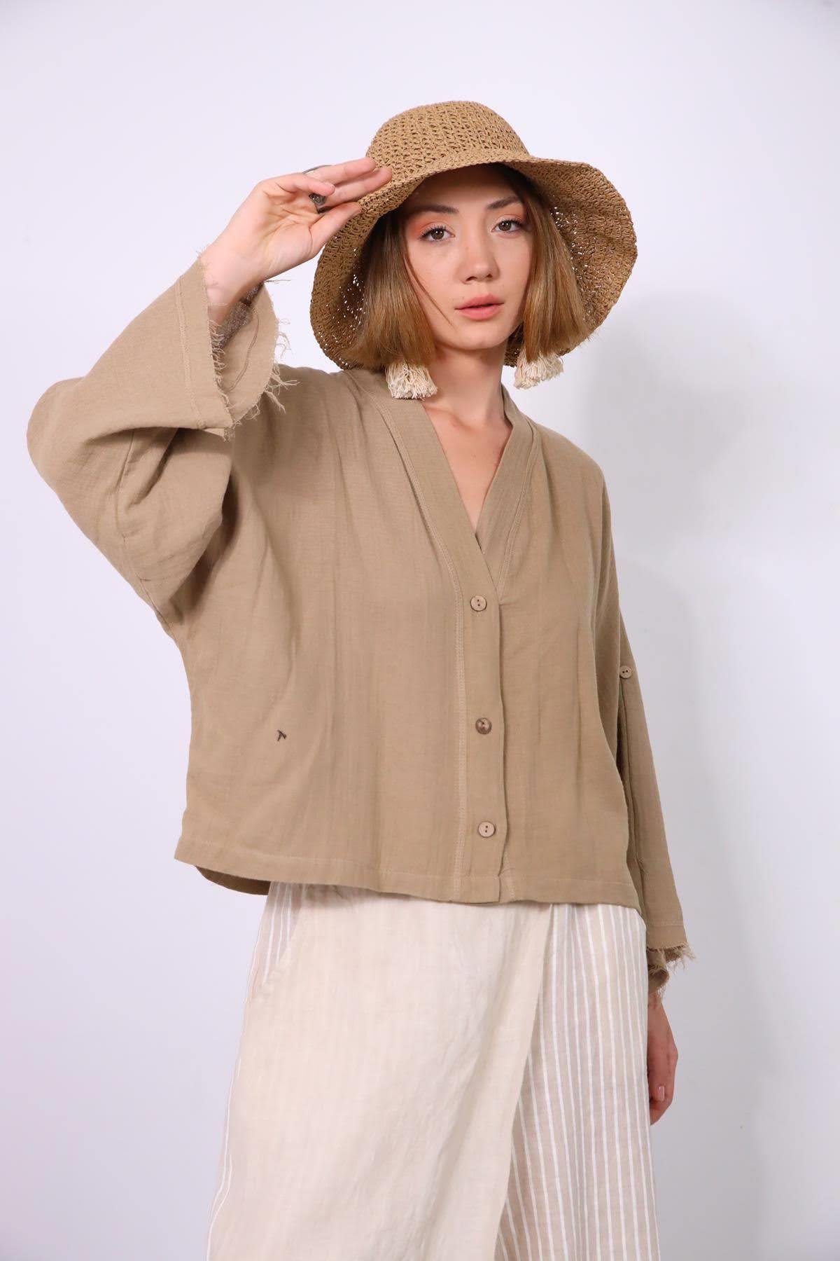  Açık Kahverengi Yarasa Kol Püsküllü Sırt Detaylı Gömlek