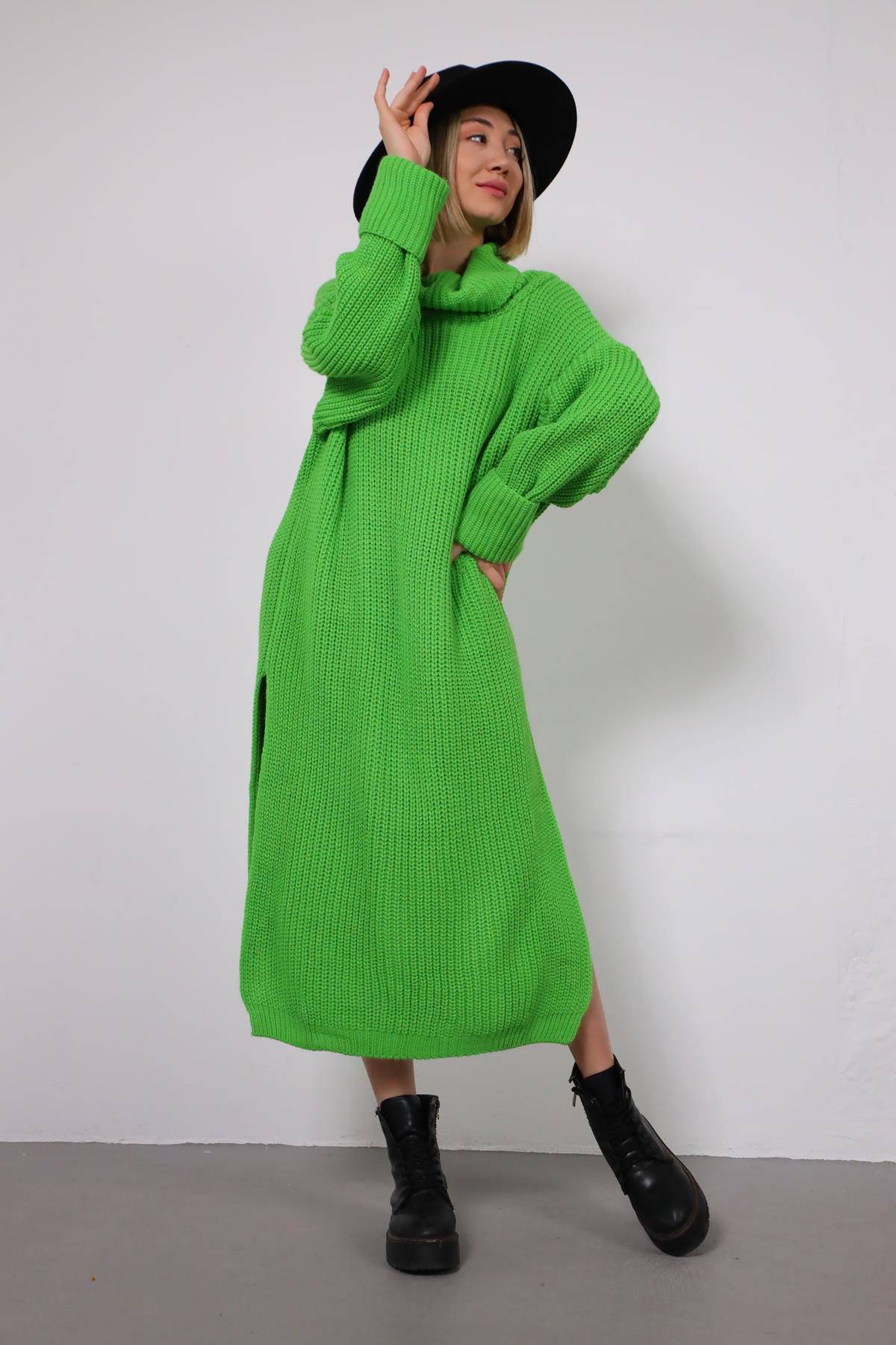 Green Turtleneck Long Knit Dress Green Turtleneck Long Knit Dress