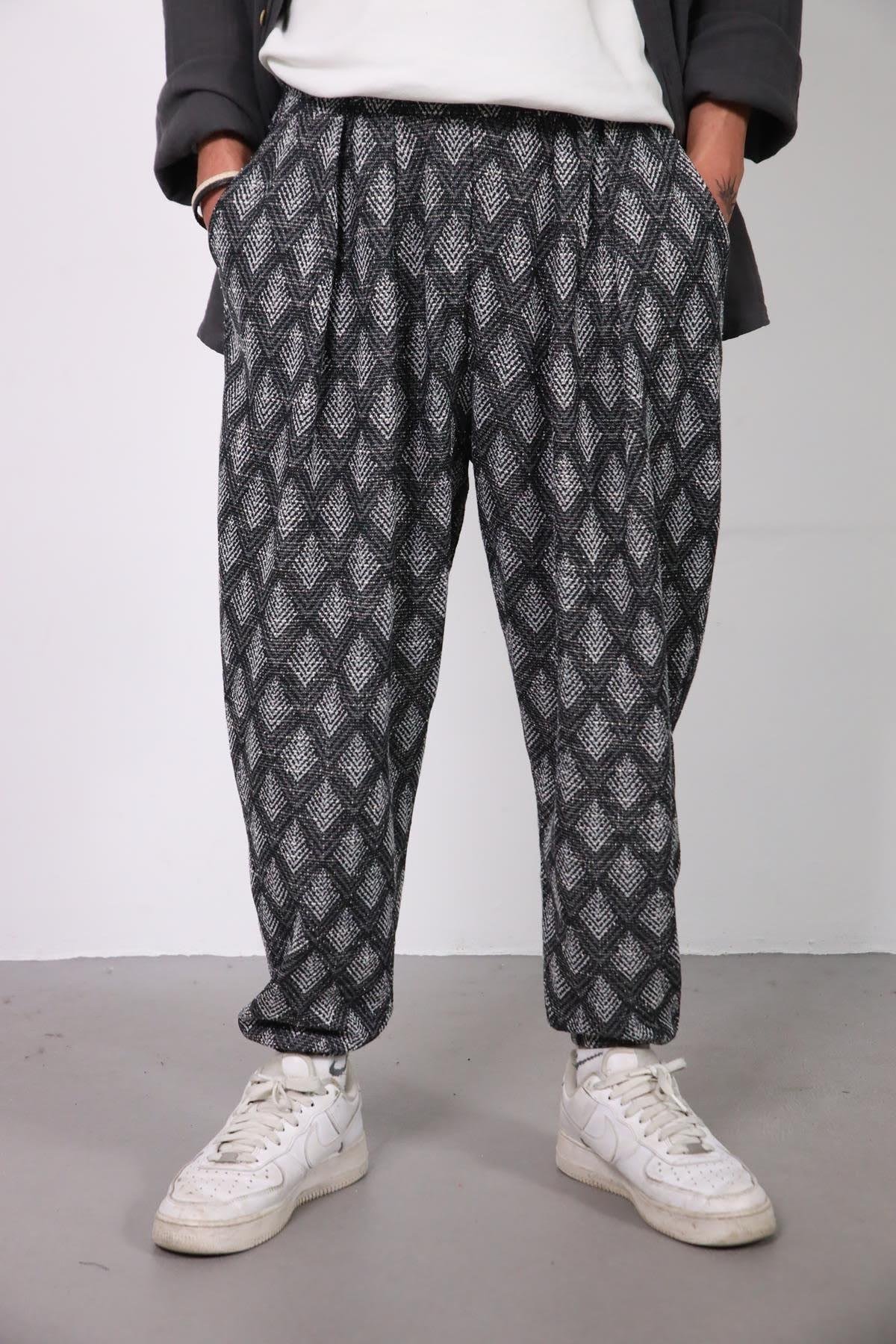  Siyah Beli Pileli Paçası Büzgülü Desenli Erkek Pantolon