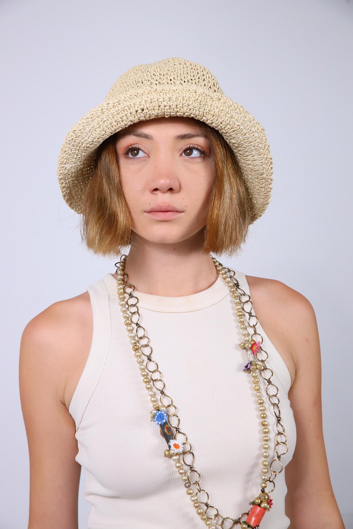  Bej El Örgüsü Hasır Şapka