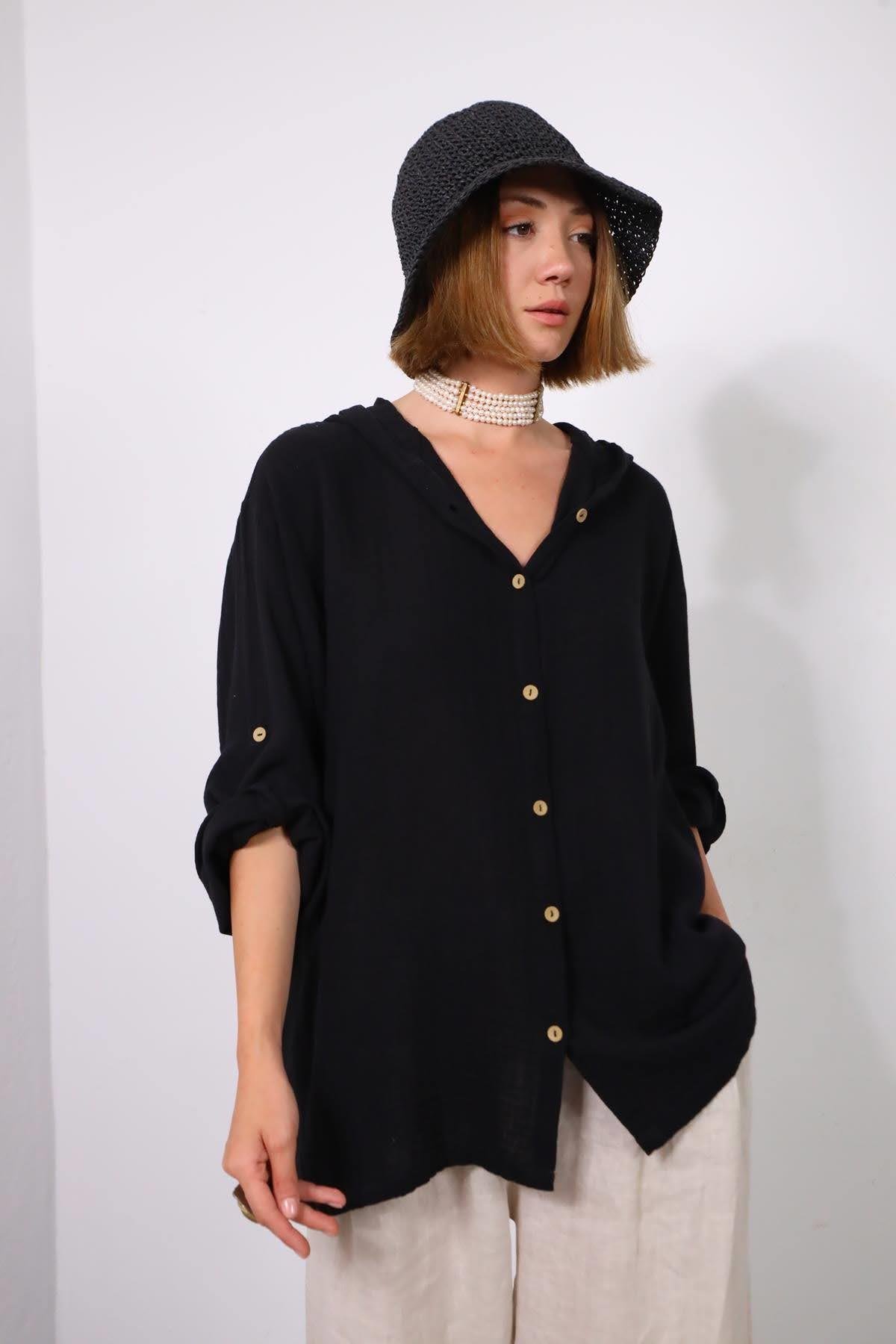  Siyah Kapüşonlu Müslin Gömlek