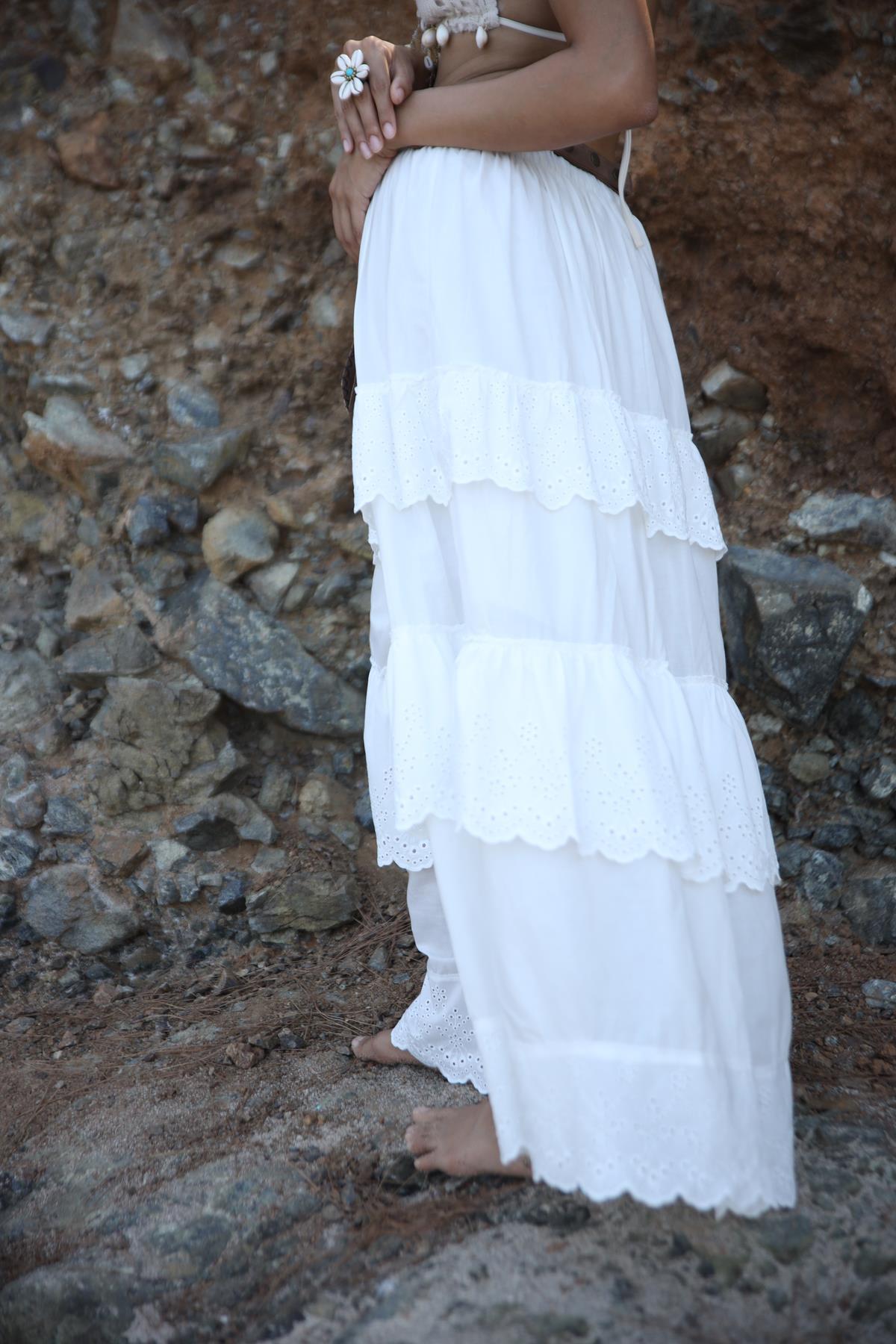  Beyaz Fisto Detaylı Kat Kat Etek