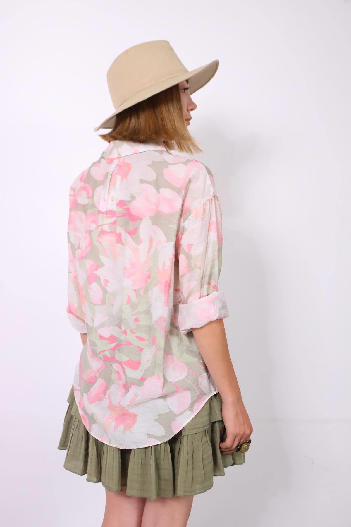  Pudra Pembe Desenli Sırtı Pileli Gömlek