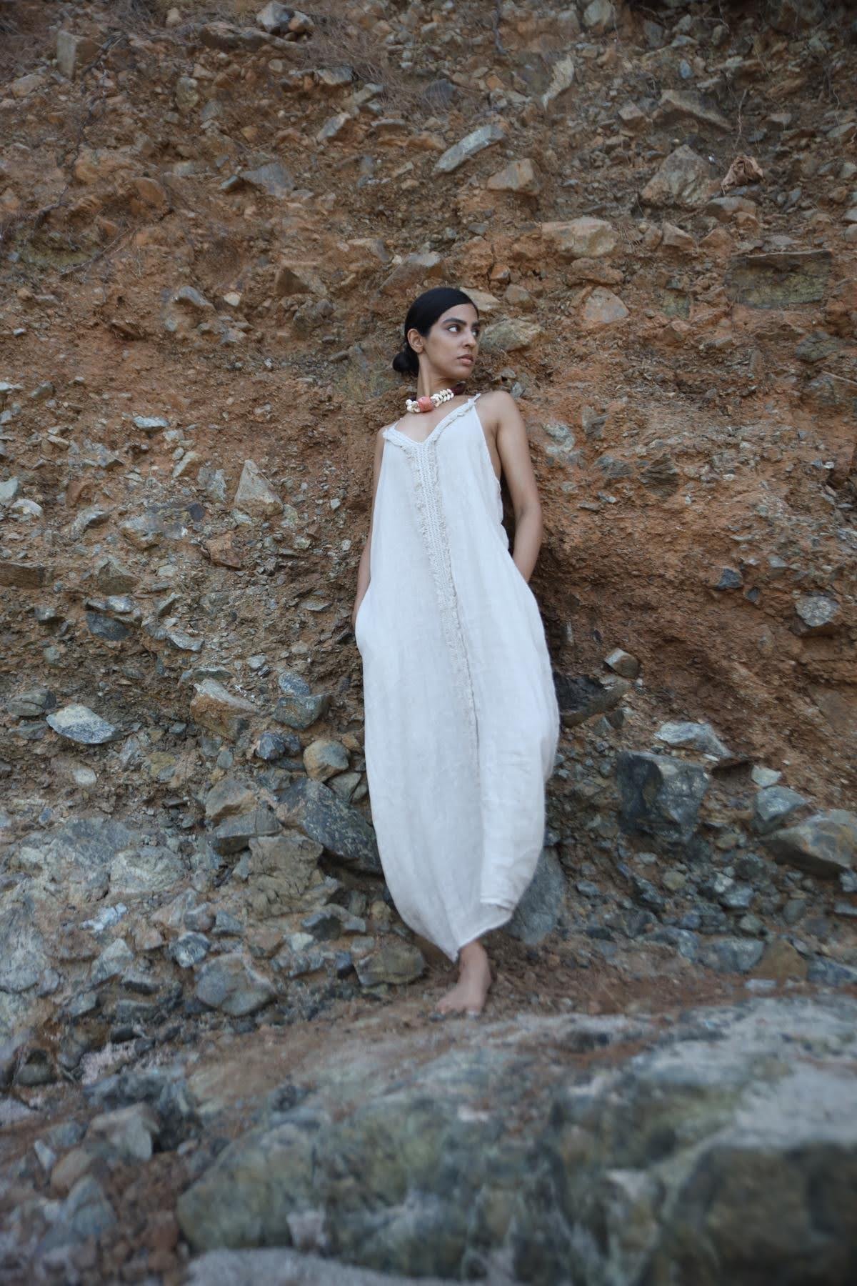 Bej Fisto Detaylı Askılı Elbise - Şaman Butik Bej Fisto Detaylı Askılı Elbise