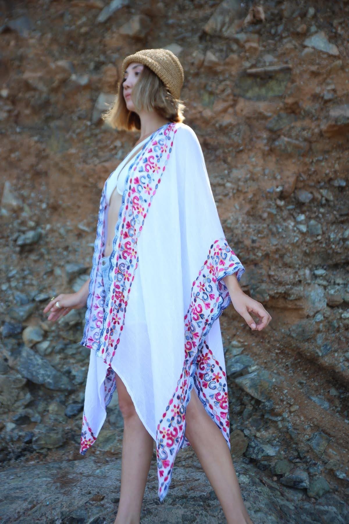  Beyaz Yarasa Kol Nakışlı Kimono