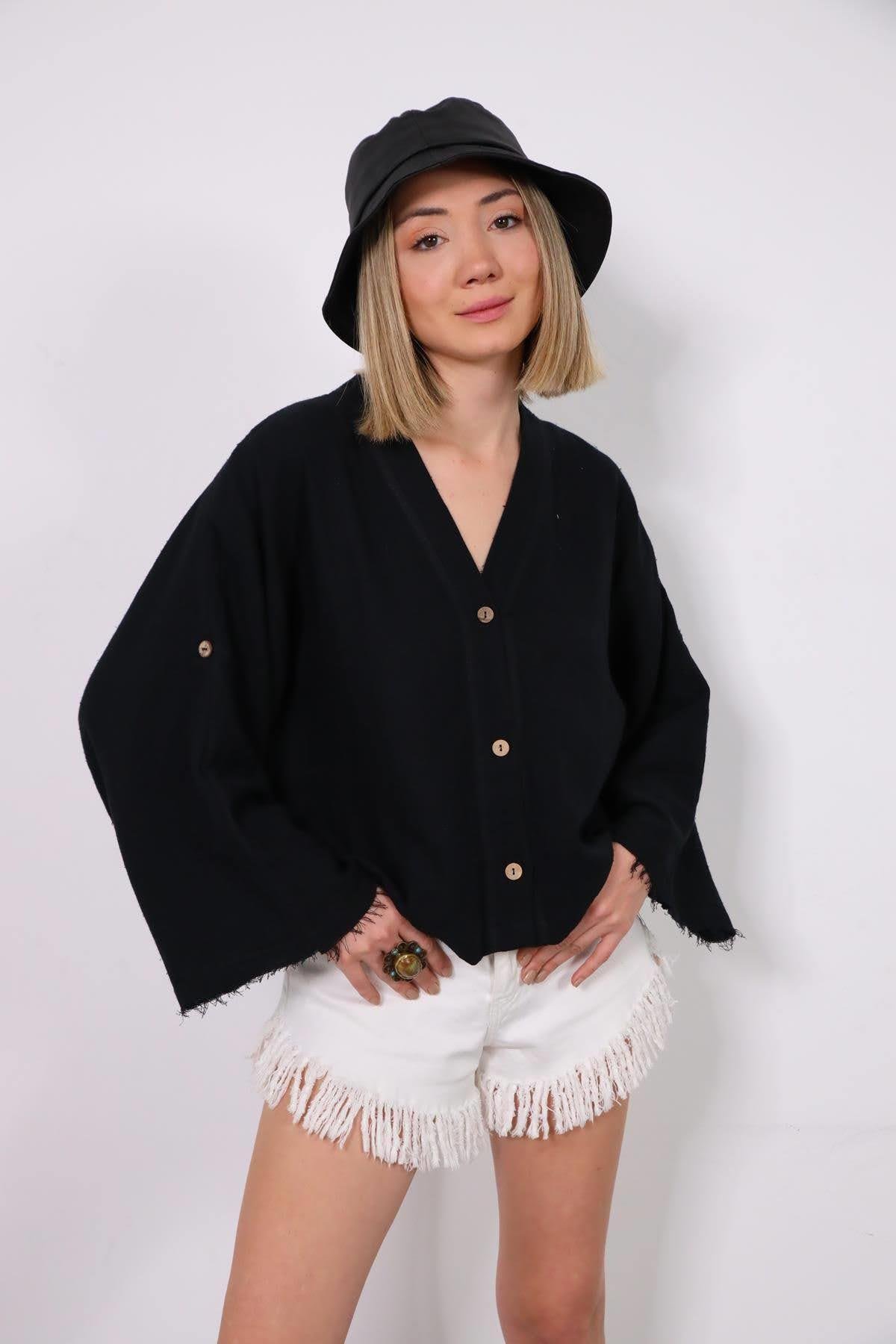  Siyah Yarasa Kol Püsküllü Sırt Detaylı Gömlek