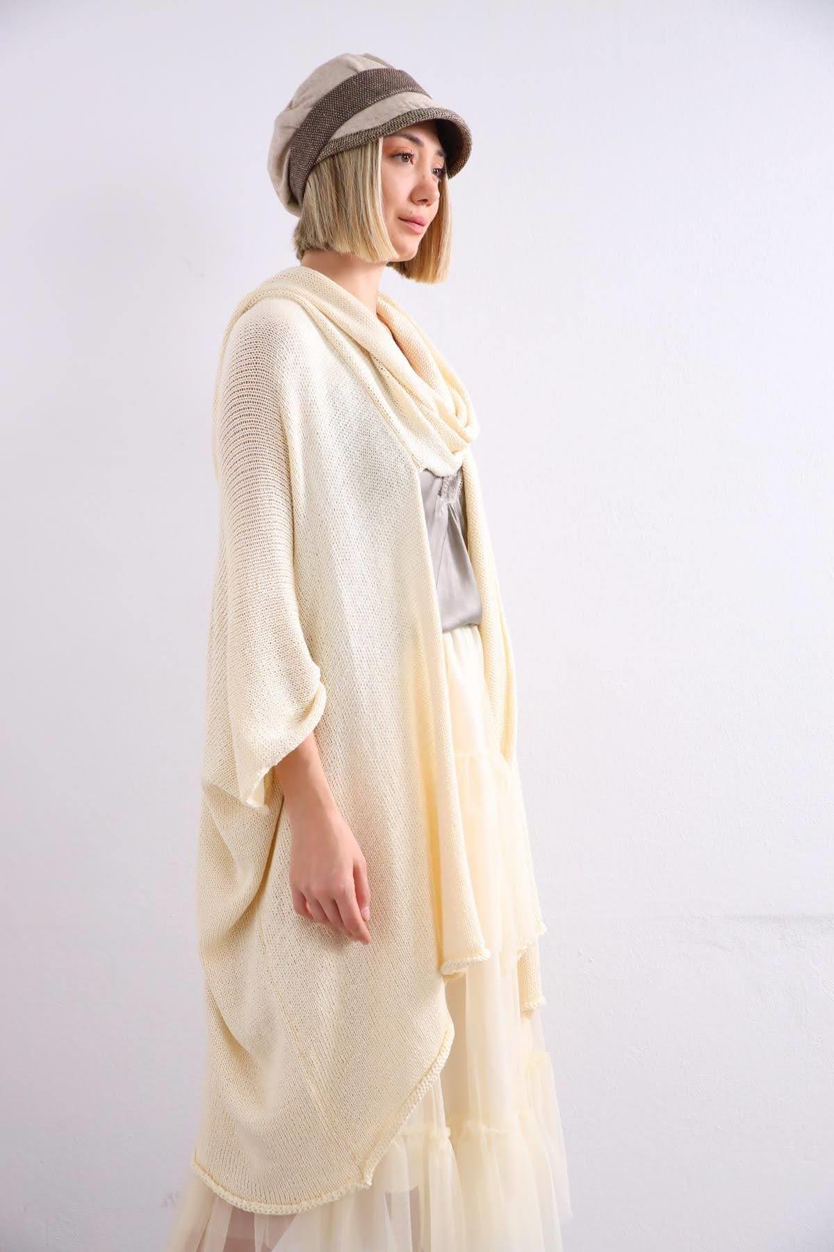  Ekru Şallı Arkası Dikişli Hırka