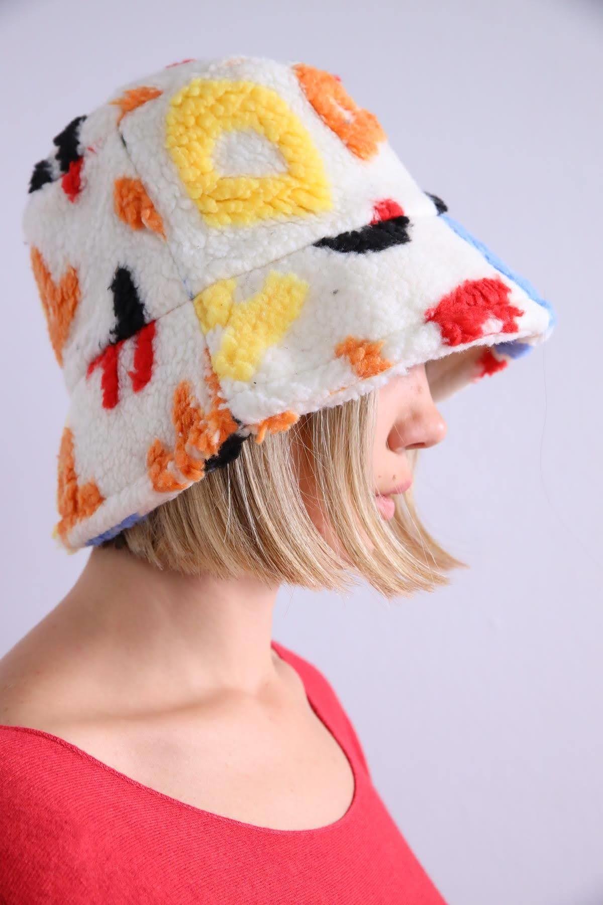  Beyaz Harf Figürlü Bucket Şapka