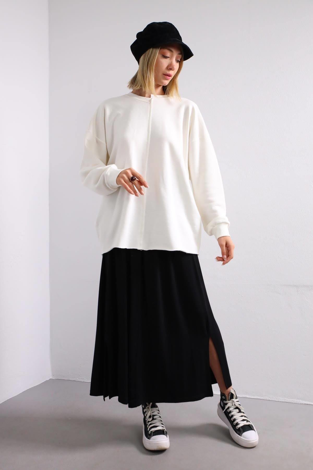  Beyaz Önü Dikişli Sweat