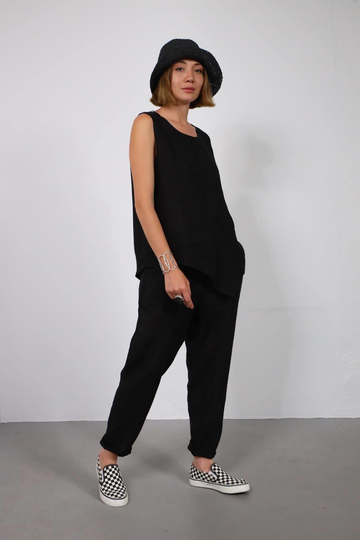  Siyah Dikişli Sıfır Kol Bluz ve Pantolon Keten Takım