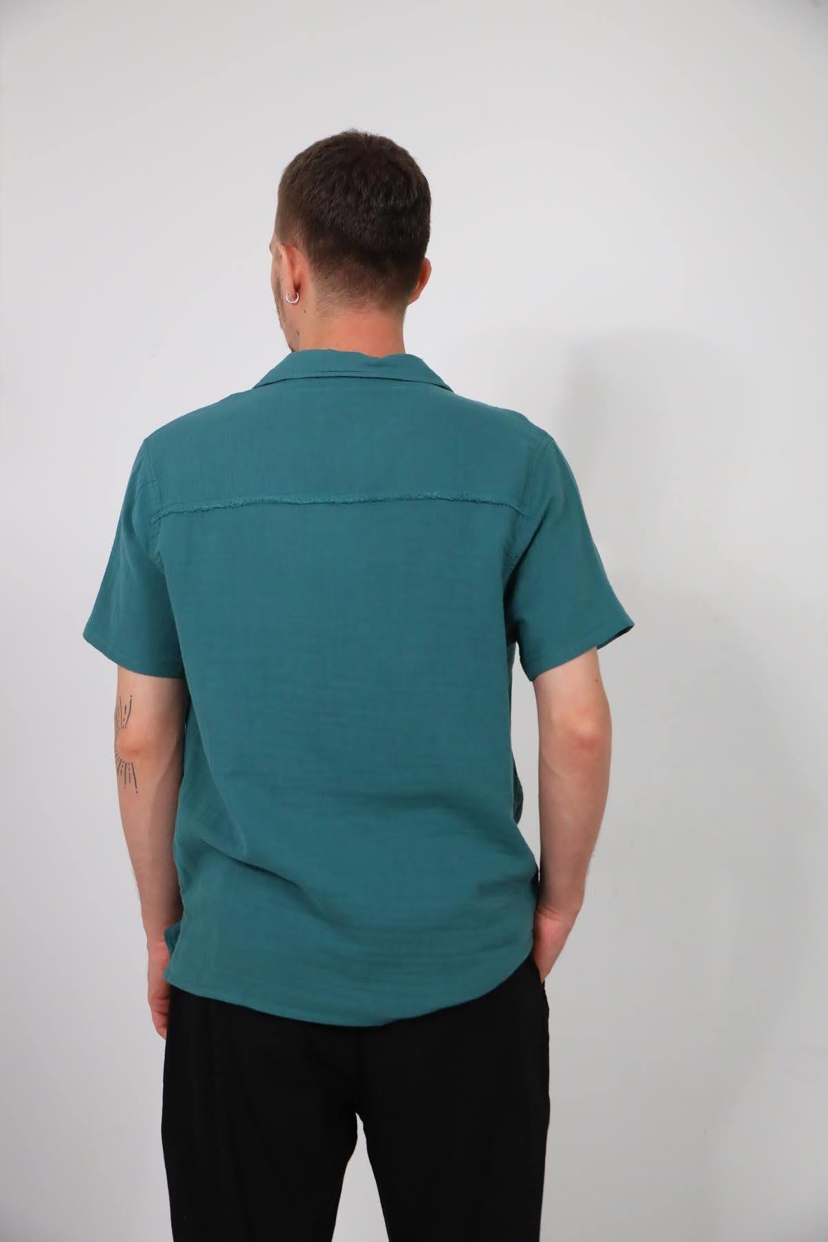 Petrol Yeşili Sırtı Püsküllü Kısa Kollu Erkek Gömlek