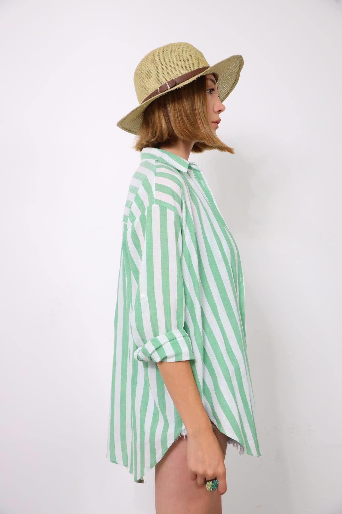  Yeşil Çizgili Yuvarlak Kesim Tek Cepli Gömlek