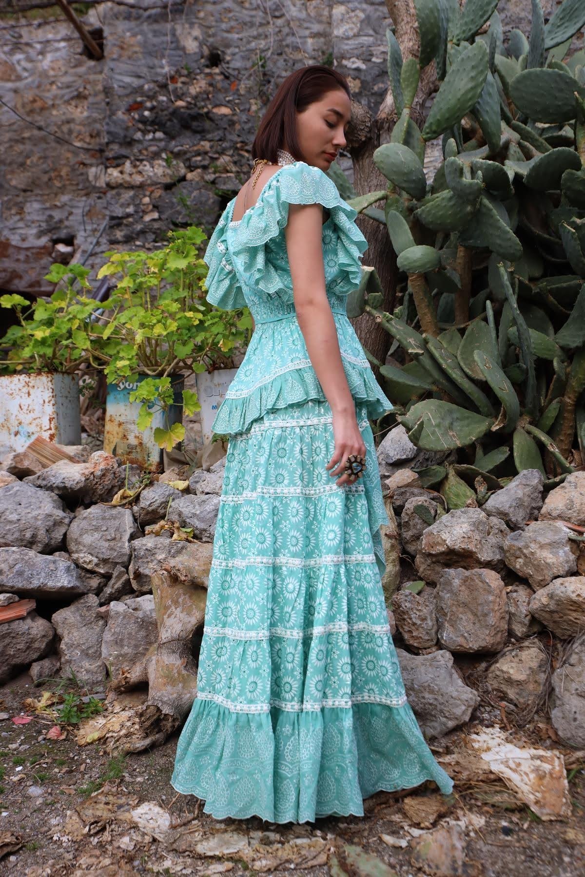  Su Yeşili Madonna Yaka Güpürlü Bluz Etek Takım