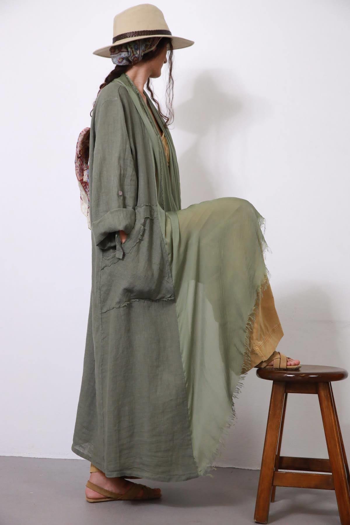  Haki Cebi ve Yakası Püskül Detaylı Keten Kaftan