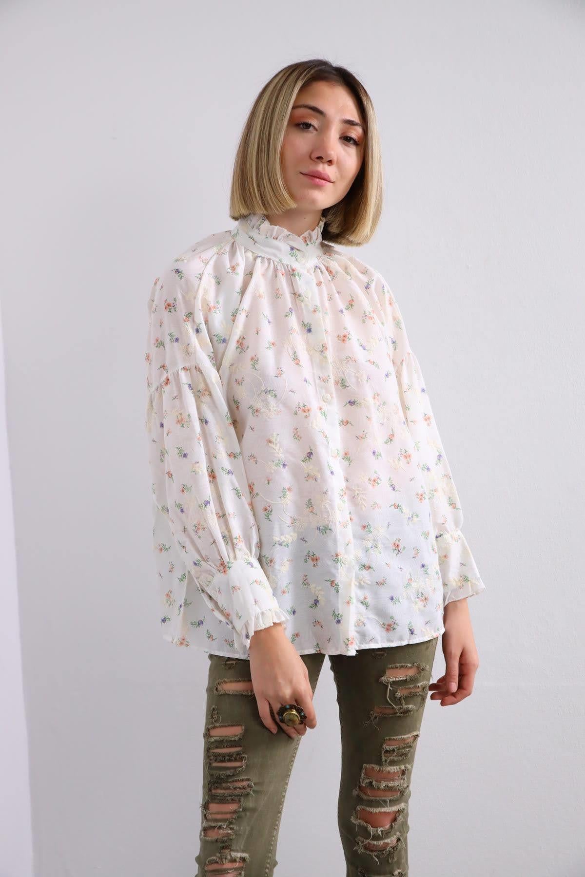 Ekru Çiçek Desenli İşlemeli Gömlek - Şaman Butik - Bohem Giyim ve Aksesuar | Kadın & Erkek Ekru Çiçek Desenli İşlemeli Gömlek