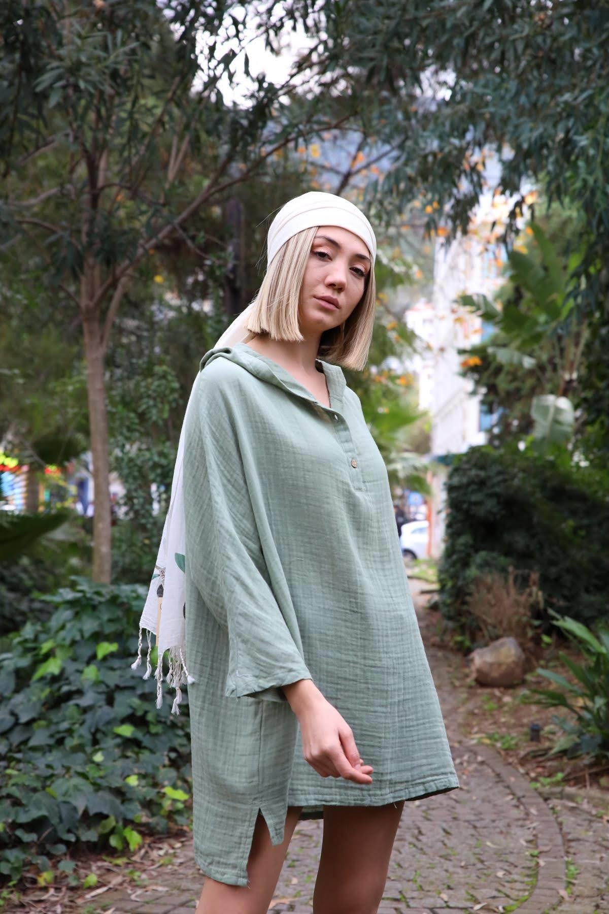  Mint Yeşili Kapüşonlu Yarasa Kol Gömlek