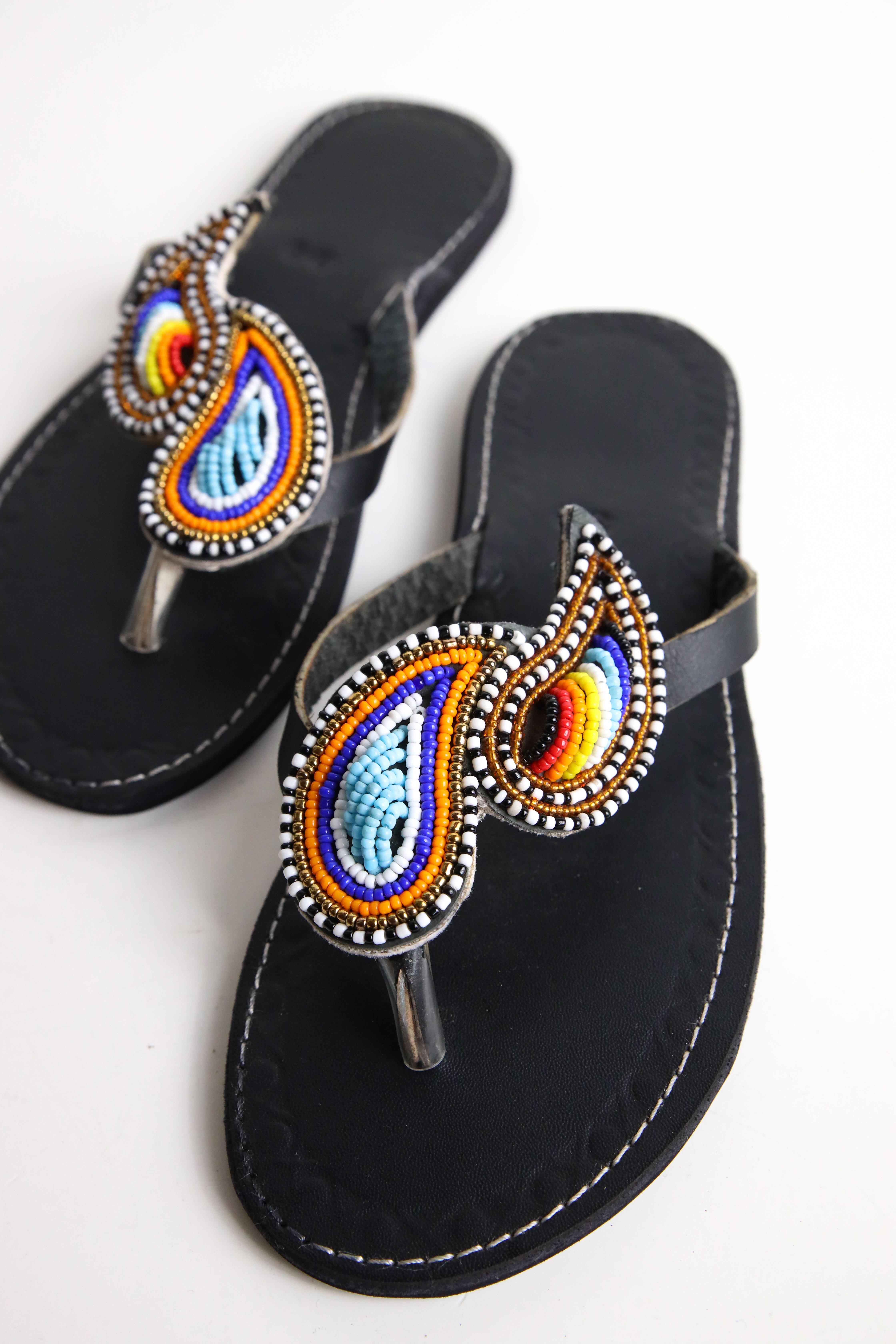Siyah Boncuk İşlemeli Parmak Arası Terlik - Şaman Butik Siyah Boncuk İşlemeli Parmak Arası Terlik