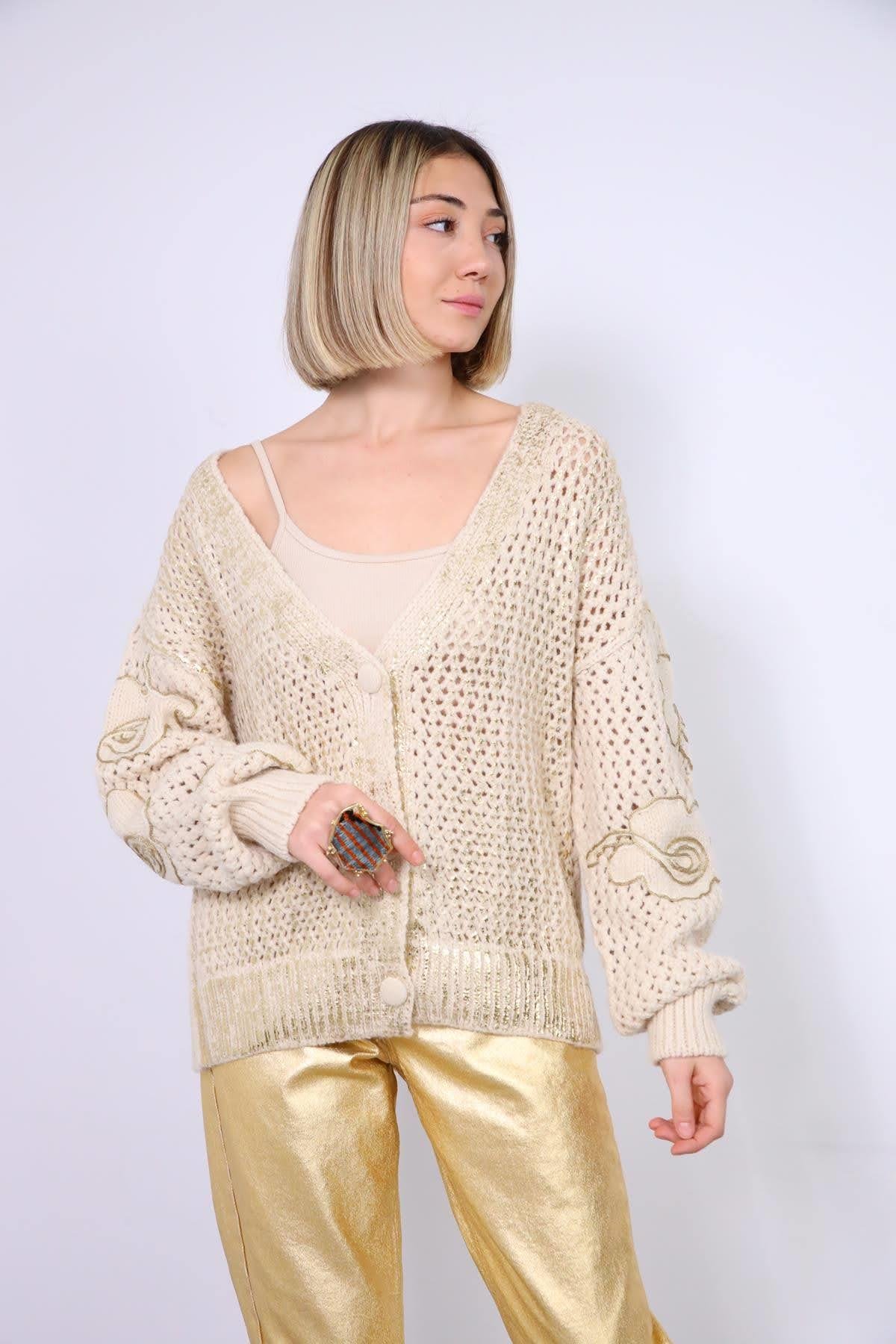  Gold Rengi Kolları Motifli Örgü Hırka