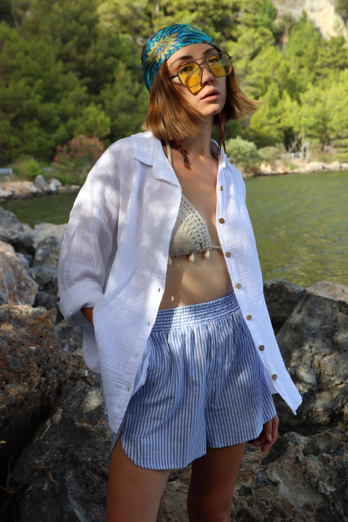  Mavi Çizgili Cepli Beli Lastikli Şort