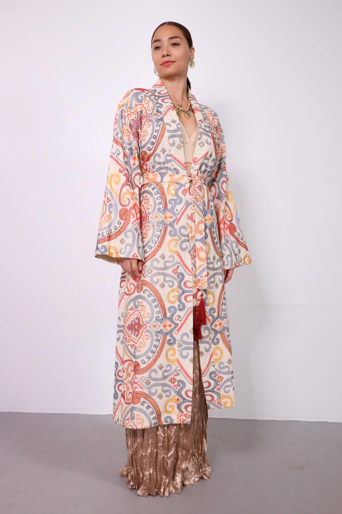 Ekru Püsküllü Payetli Suzani Kaftan - Şaman Butik Ekru Püsküllü Payetli Suzani Kaftan