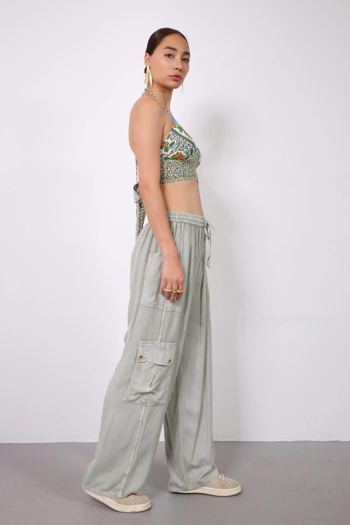 Ekru Desenli Sırtı Açık Boyundan Bağlamalı Crop Bluz - Şaman Butik Ekru Desenli Sırtı Açık Boyundan Bağlamalı Crop Bluz
