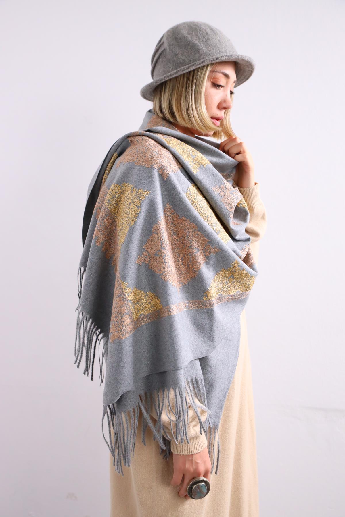 Açık Gri İşlemeli Kaşmir Şal - Şaman Butik Açık Gri İşlemeli Kaşmir Şal